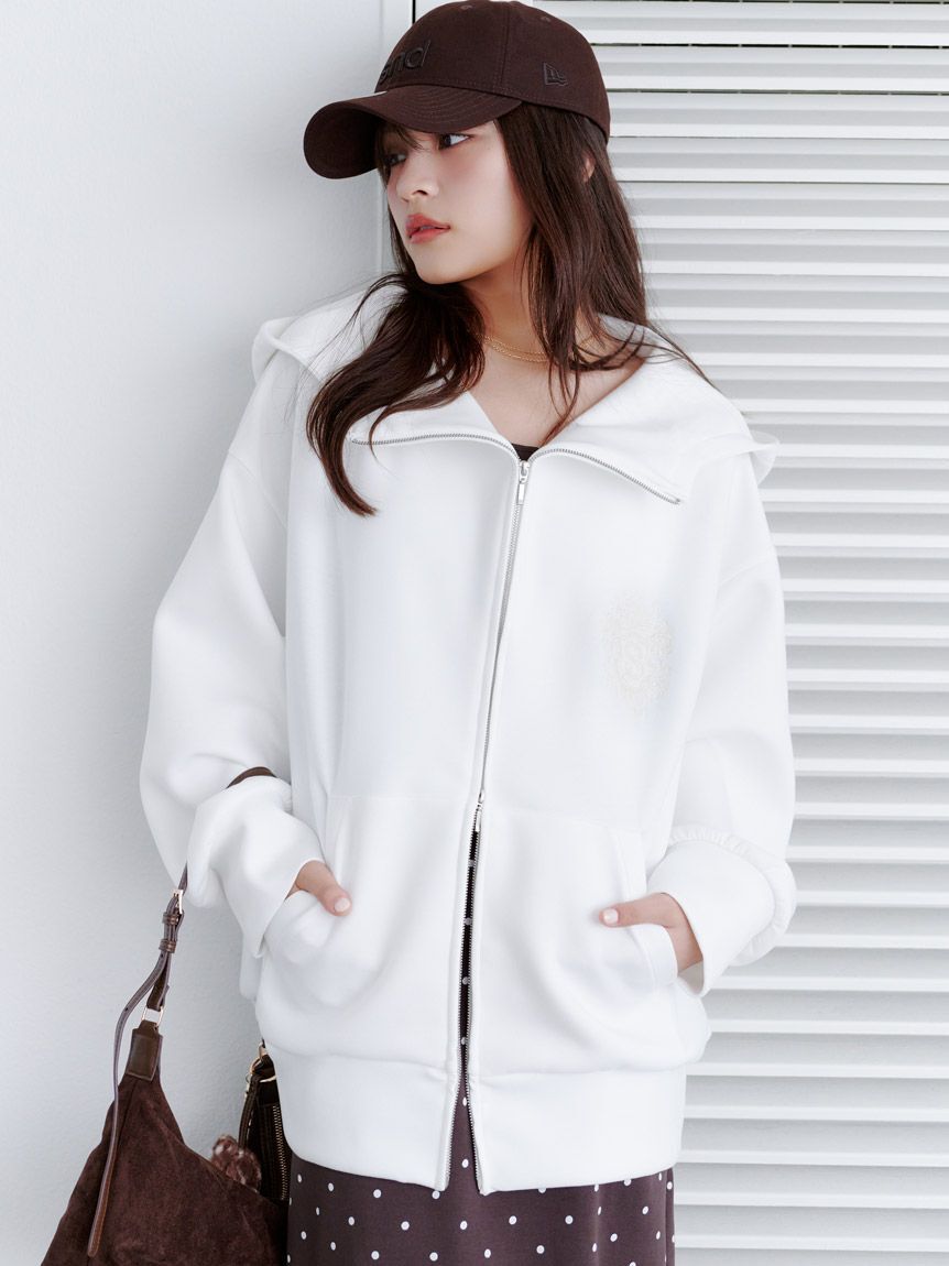 SNIDEL「【WEB限定カラーあり】エンブレムロゴボリュームパーカー」|パーカー|WHT
