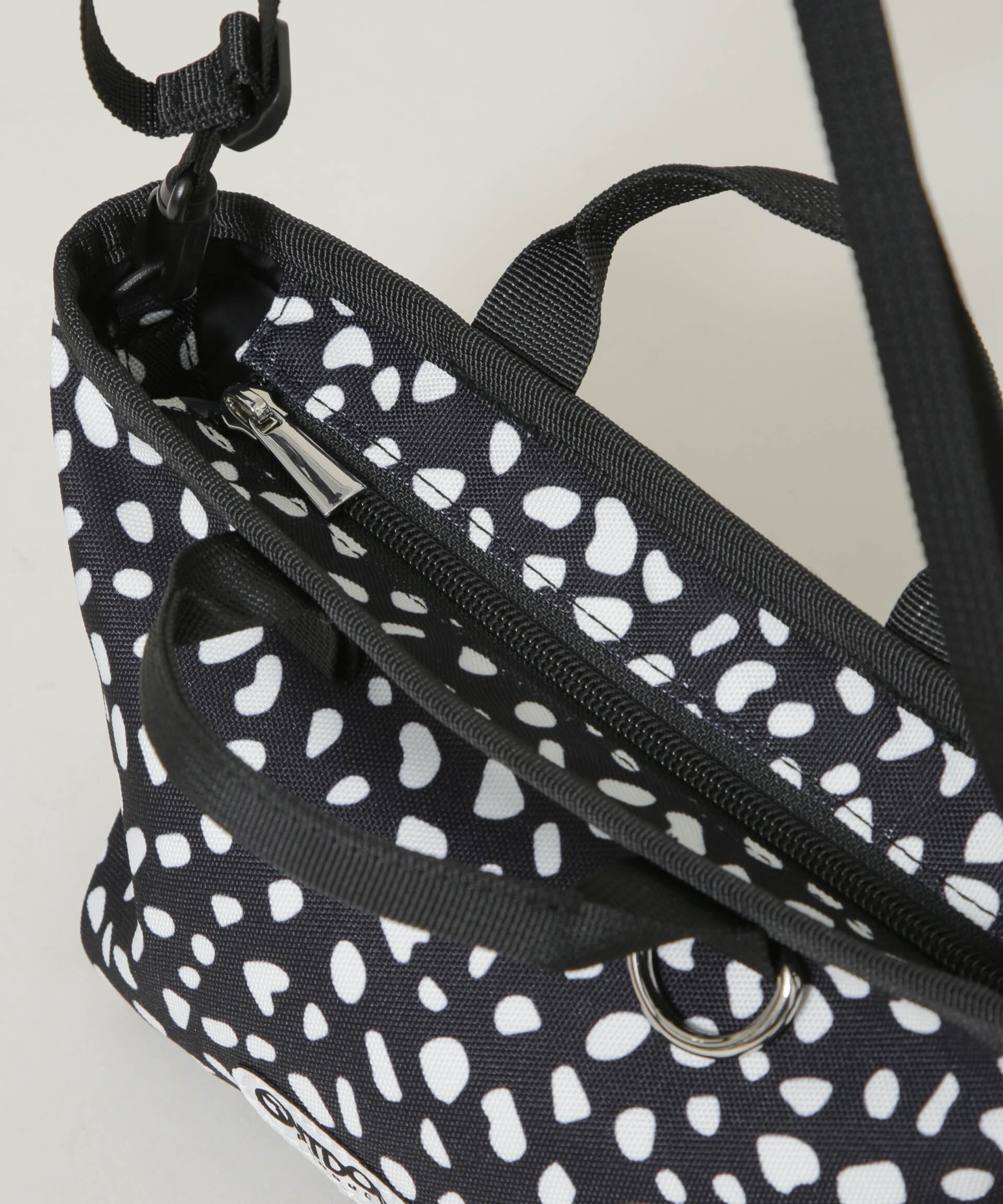 NANO universe「OUTDOOR PRODUCTS/OUTDOOR PRODUCTS Boat Shaped Mini Bag」|ショルダー・メッセンジャー|