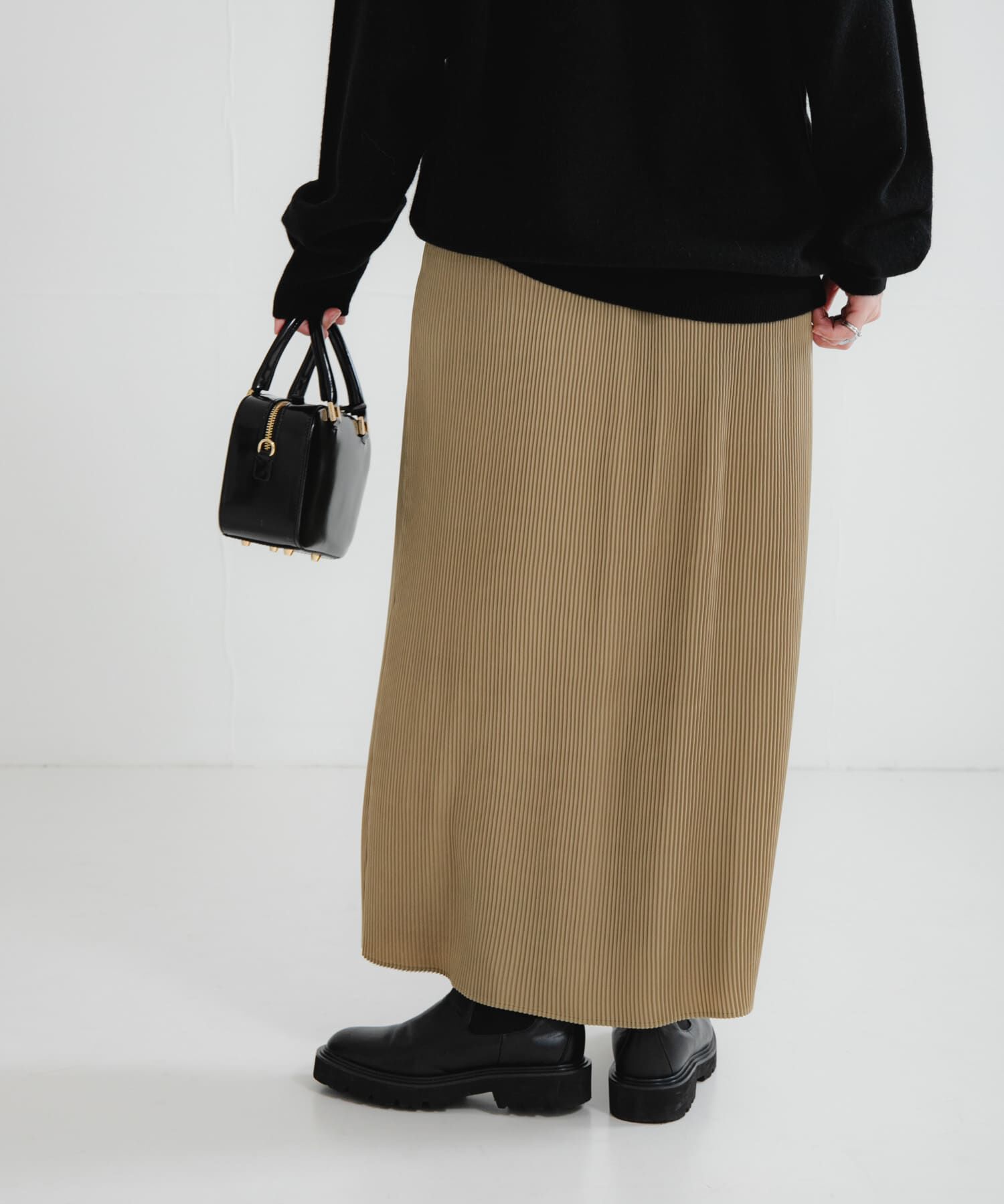 URBAN RESEARCH「サテンプリーツストレートラインスカート」|スカート|