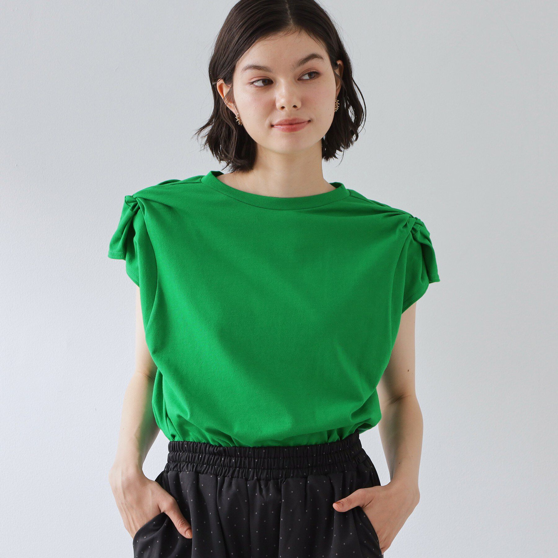 THE SHOP TK「【ひんやり/汗じみ防止】ツイストアクセントトップス」|Tシャツ・カットソー|