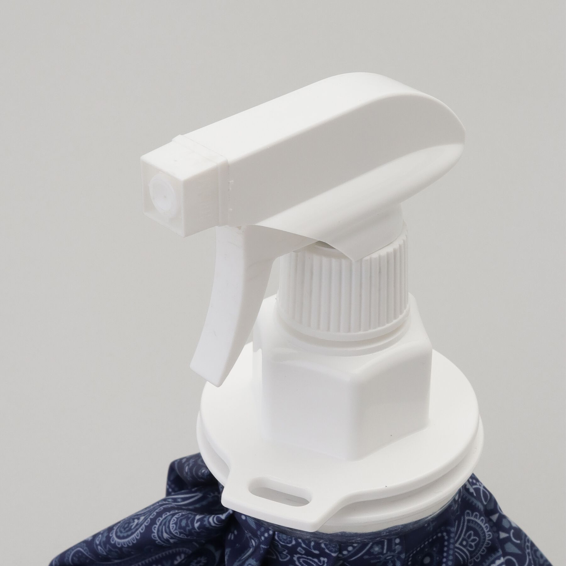 212 KITCHEN STORE「hieru スプレー氷のう ペイズリー ネイビー」|その他|