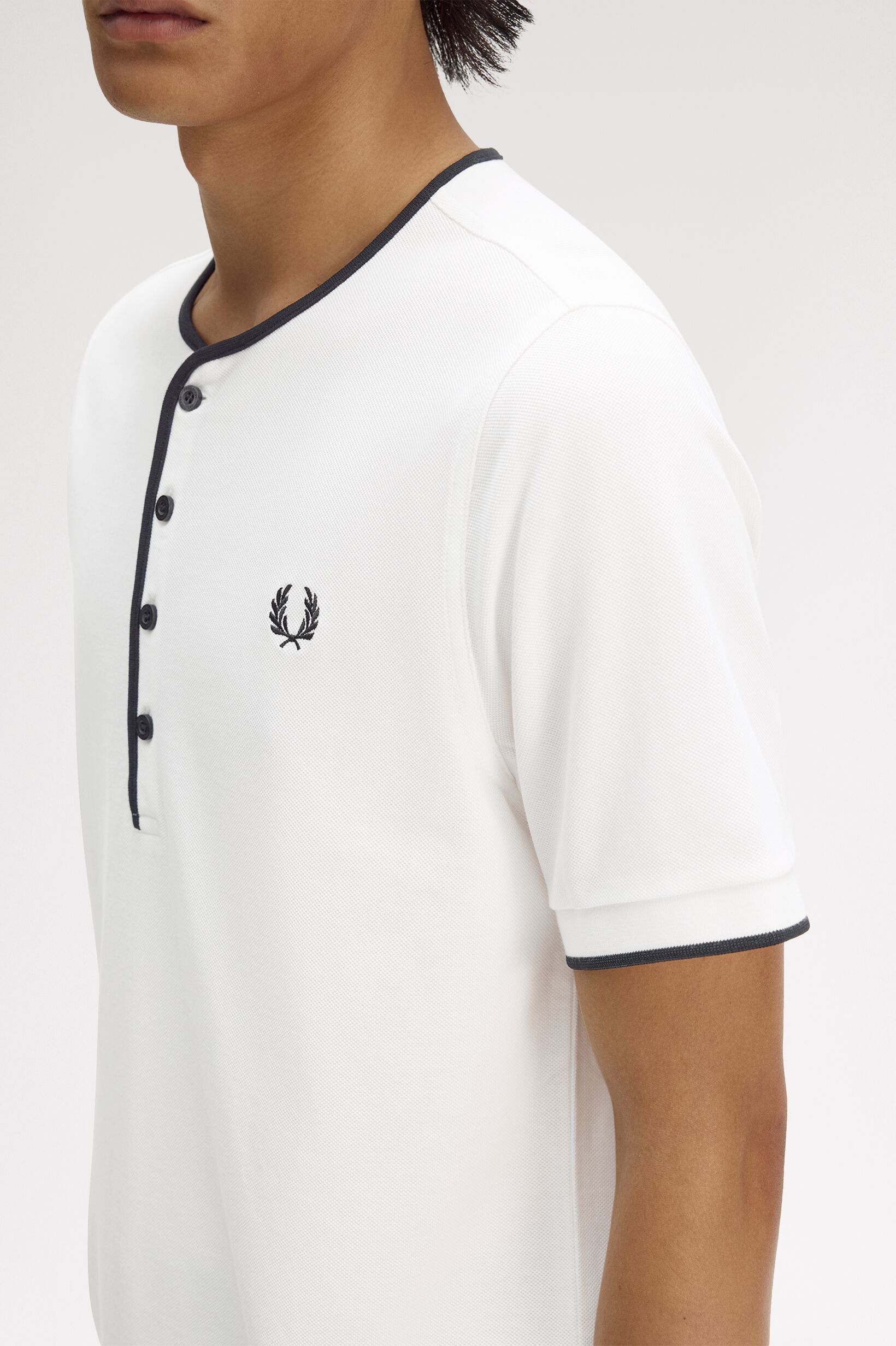 FRED PERRY 「Four Button Henley T-Shirt／ヘンリーTシャツ」|Tシャツ・カットソー|