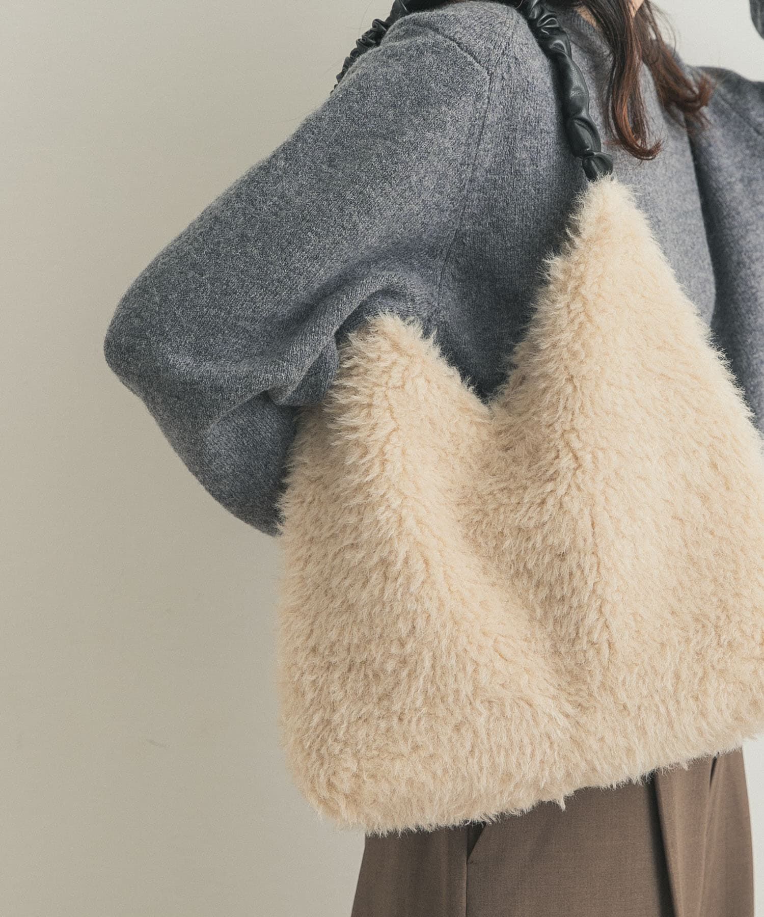 URBAN RESEARCH DOORS「ファーハンドルバッグ」|トートバッグ|