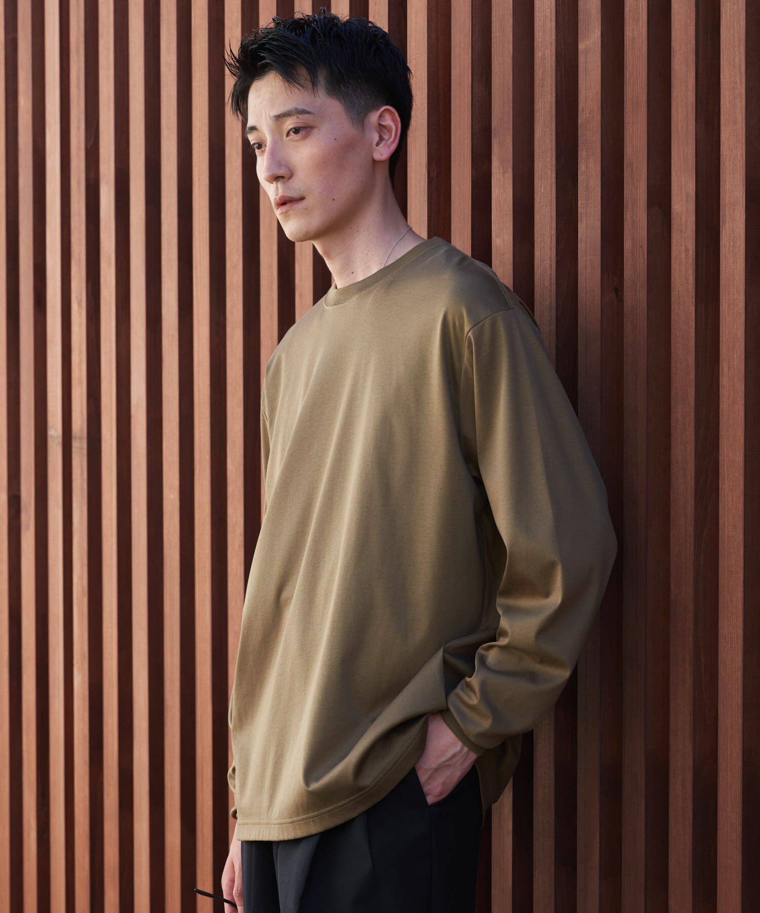 URBAN RESEARCH DOORS「『UR TECH』完声ロングスリーブクルーネックTシャツ」|Tシャツ・カットソー|ベージュ