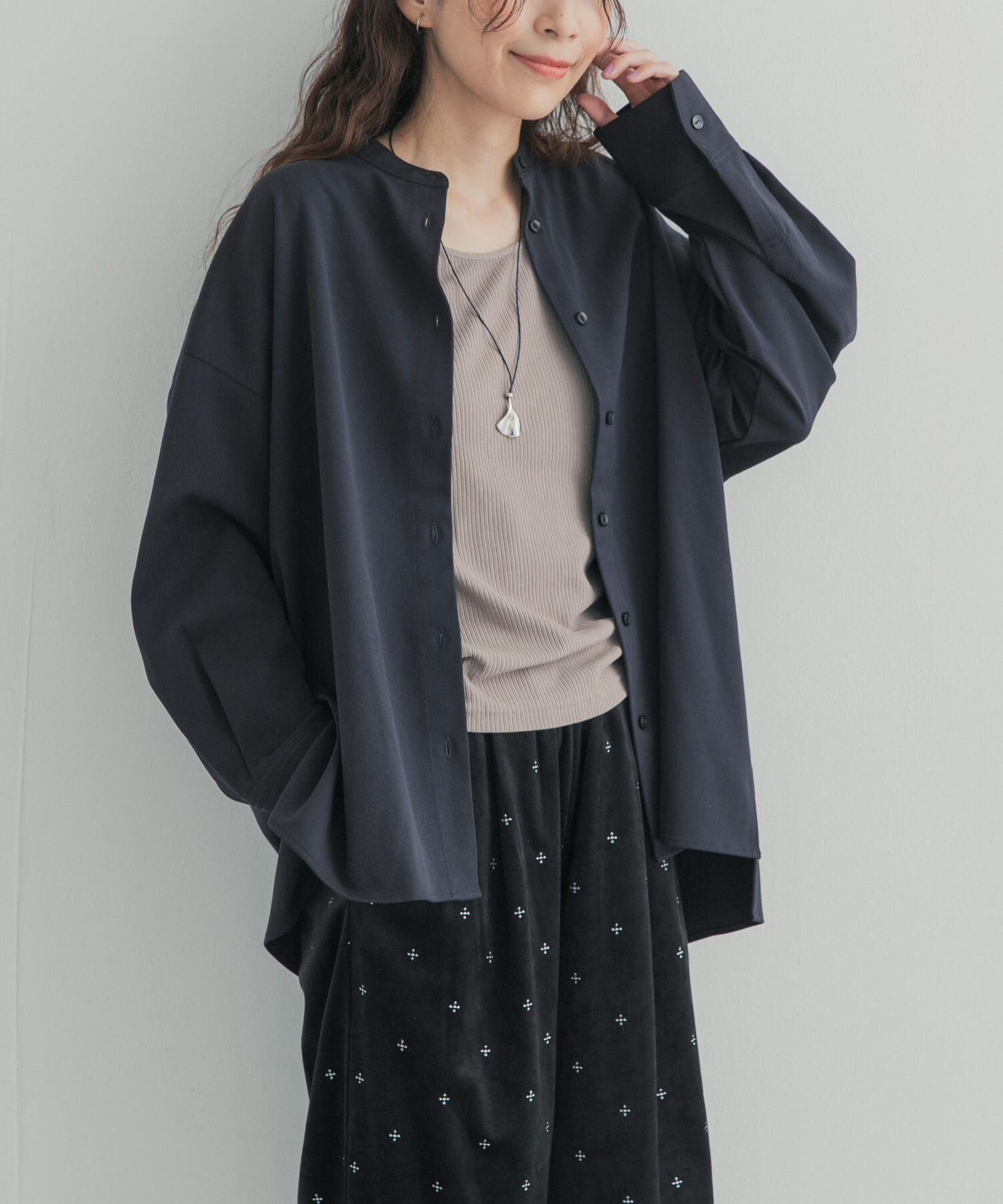 URBAN RESEARCH DOORS「『UR TECH』完声バンドカラーオーバーシャツ」|シャツ・ブラウス|