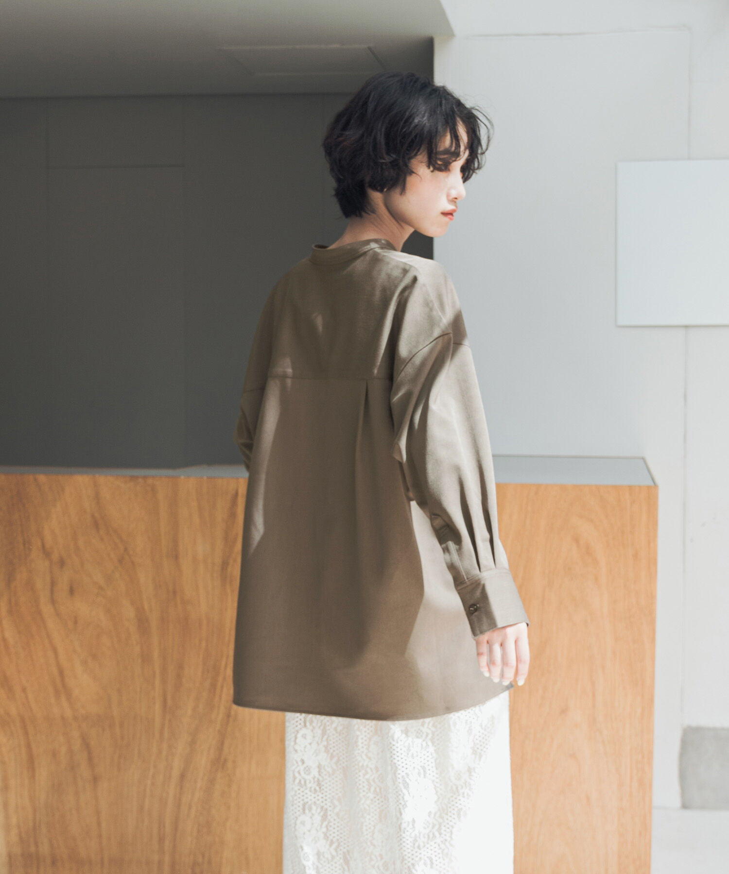 URBAN RESEARCH DOORS「『UR TECH』完声バンドカラーオーバーシャツ」|シャツ・ブラウス|