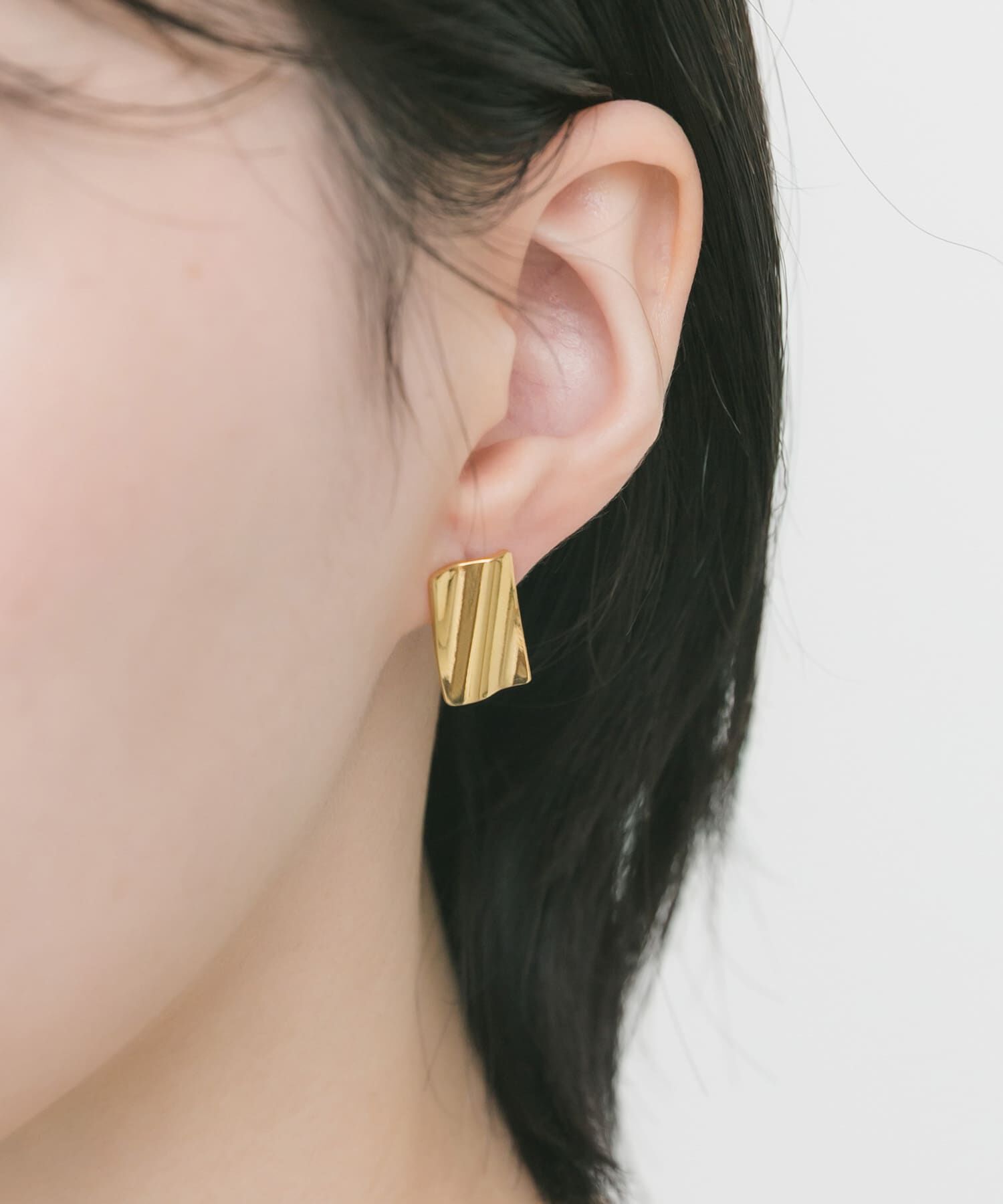 SMELLY「ステンレスウェーブメタルピアス」|ピアス|