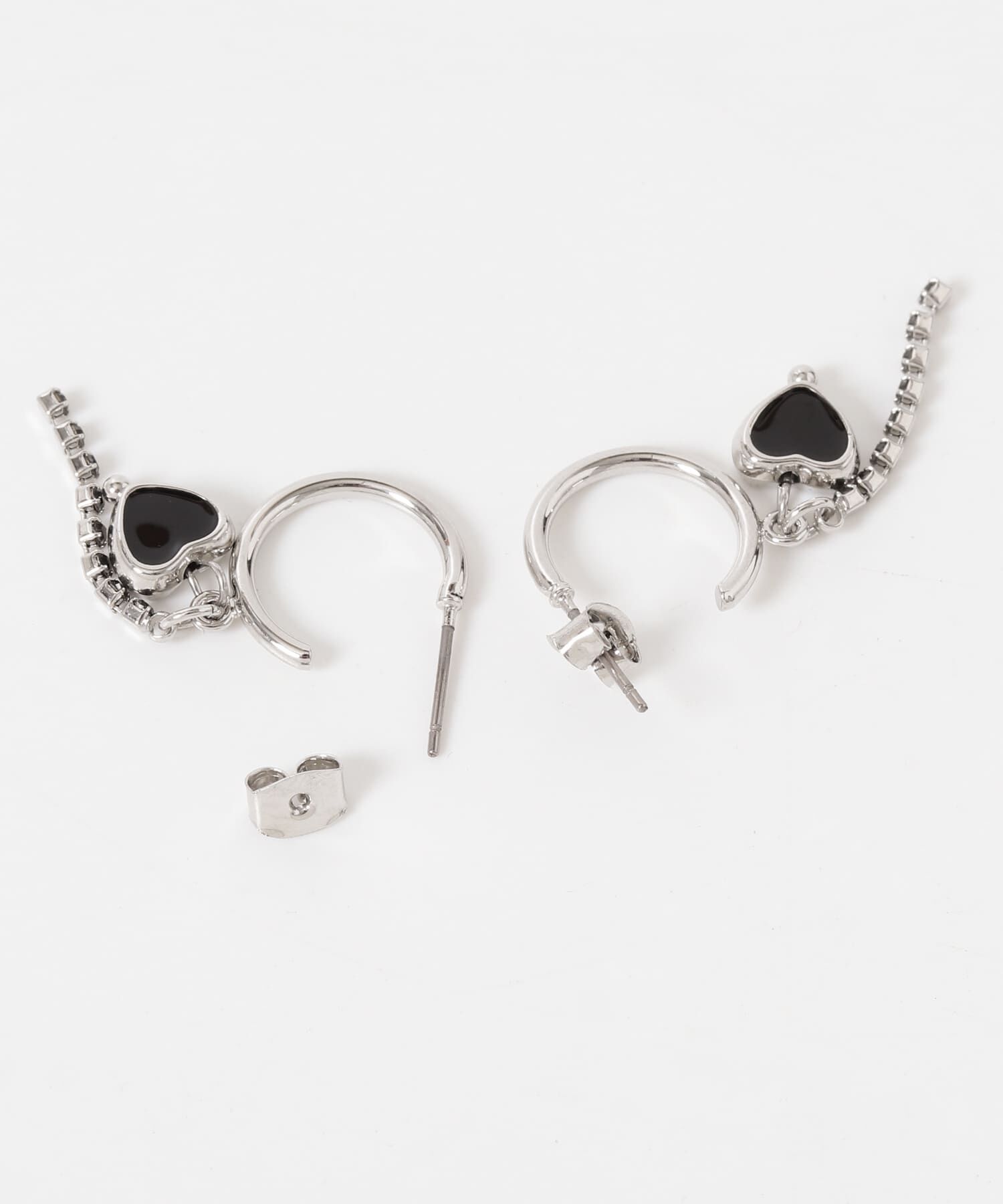 SMELLY「ブラックハートビジューチェーンピアス」|ピアス|