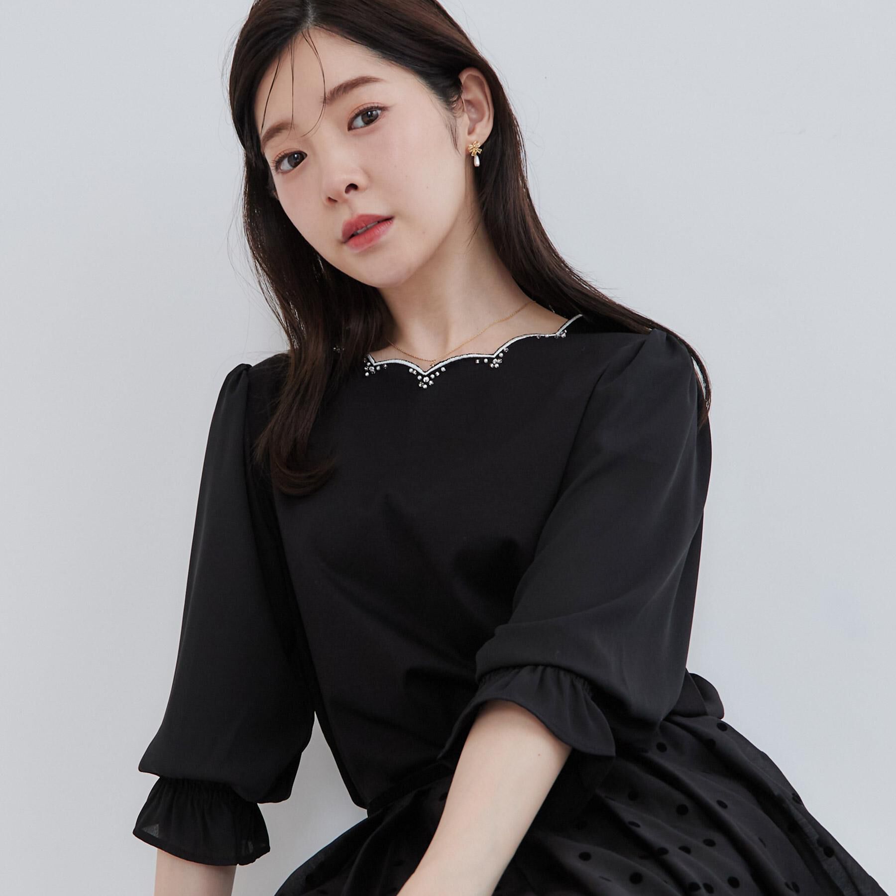 Couture broach「【顔まわり華やぐ・接触冷感・UVカット】スカラ刺繍トップス」|Tシャツ・カットソー|
