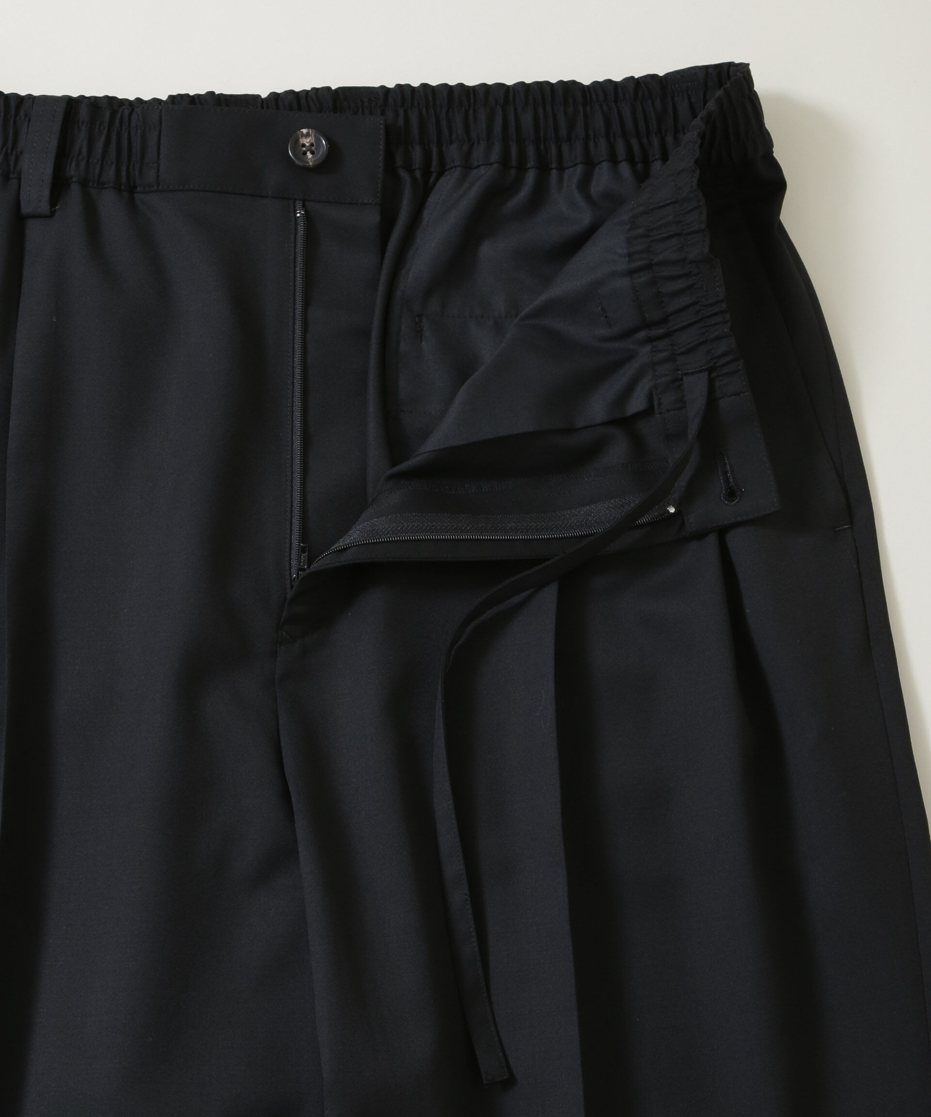 NANO universe「FARAH/別注 CANONICO Twill Black Slacks(セットアップ可)」|チノ|