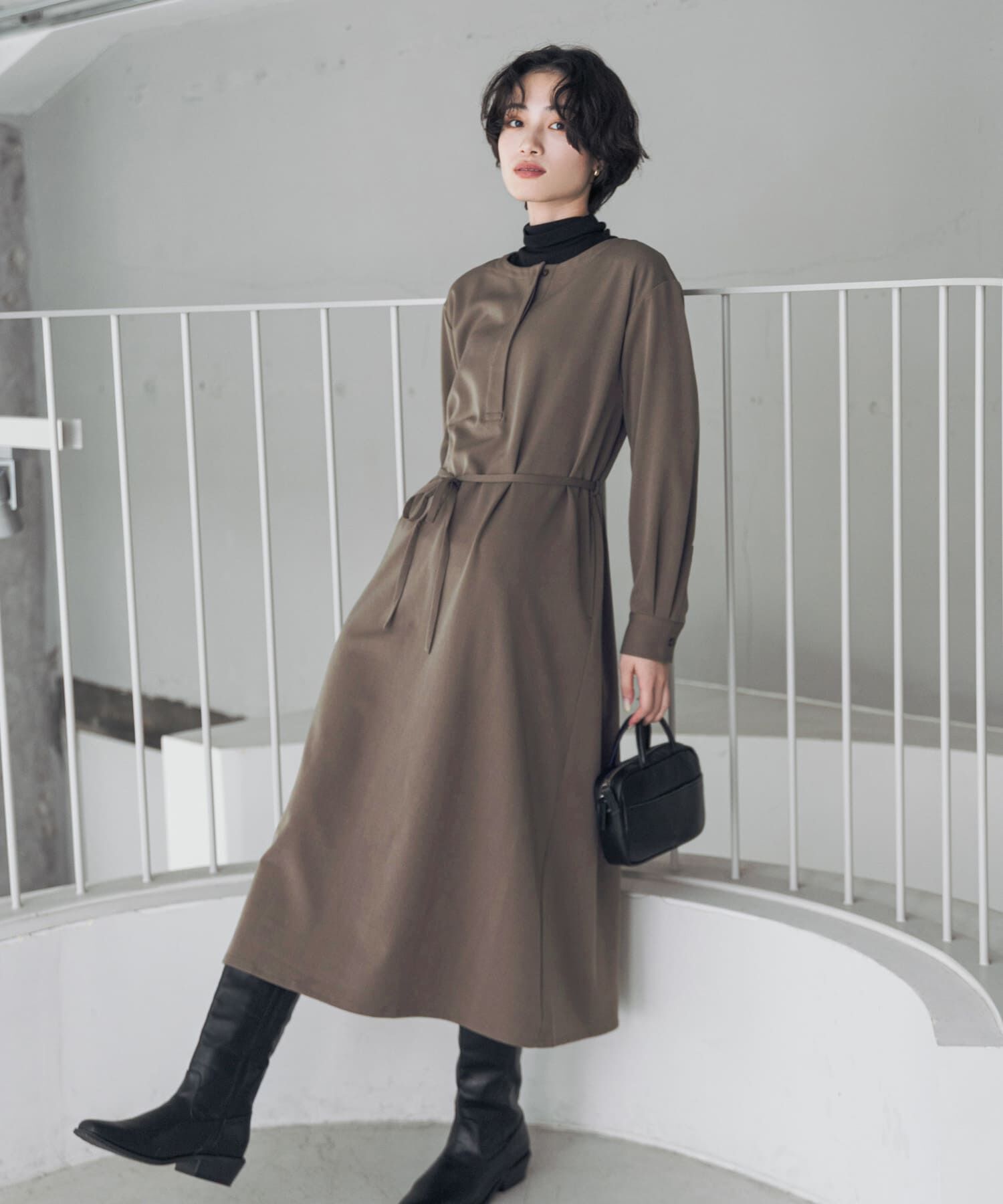 URBAN RESEARCH DOORS「『UR TECH』完声ヘンリーネックワンピース」|ワンピース|
