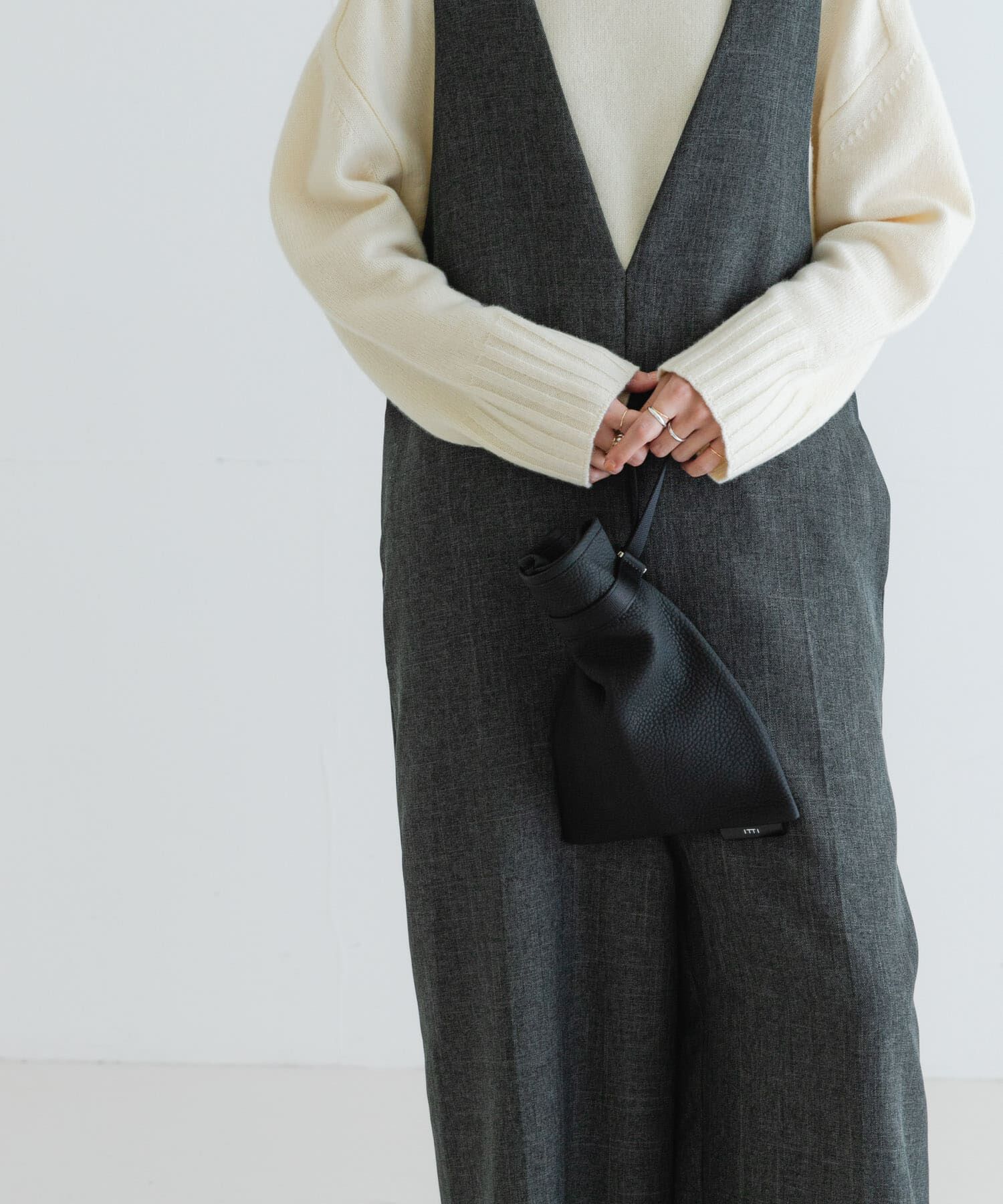 URBAN RESEARCH「ITTI　ANNIE SMALL RICE BAG」|ハンドバッグ|