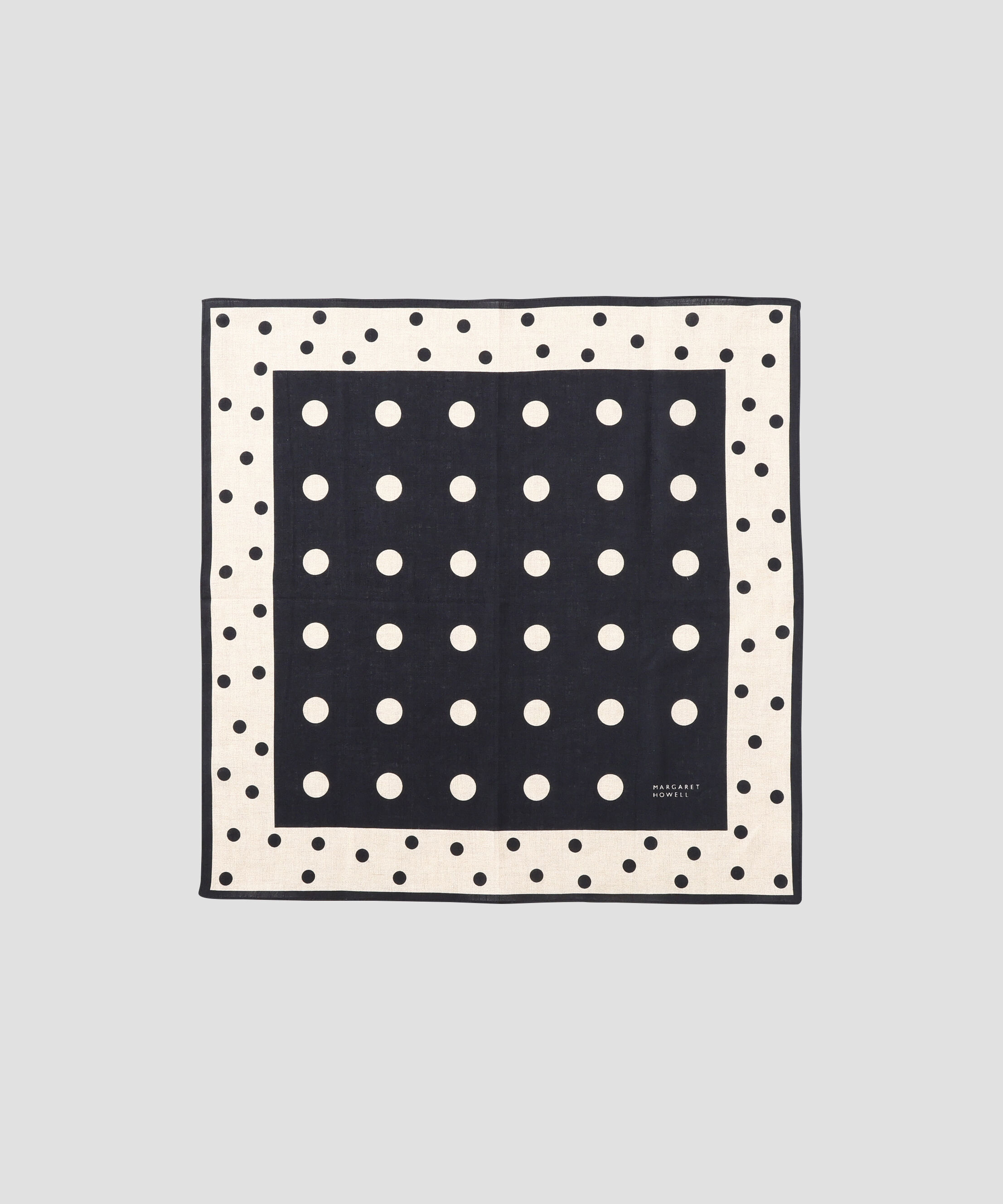 MARGARET HOWELL HOUSEHOLDGOODS「SPOT HANKY」|ハンカチ|BLACK