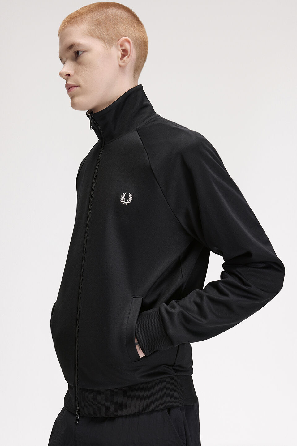 FRED PERRY 「FRED PERRY／Tipped Track Jacket／ティップドトラックジャケット」|スウェット・ジャージ|