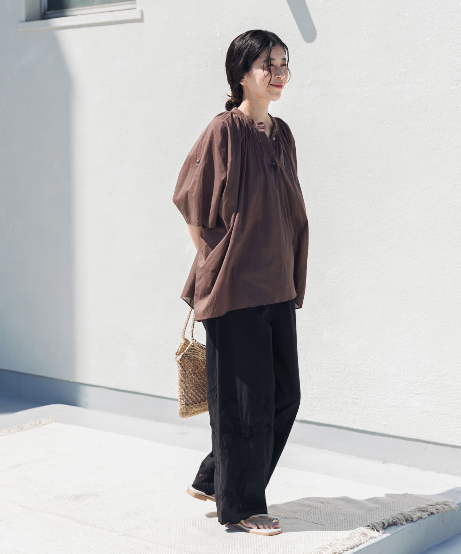 URBAN RESEARCH DOORS「コットンボイルロールアップスリーブブラウス」|シャツ・ブラウス|