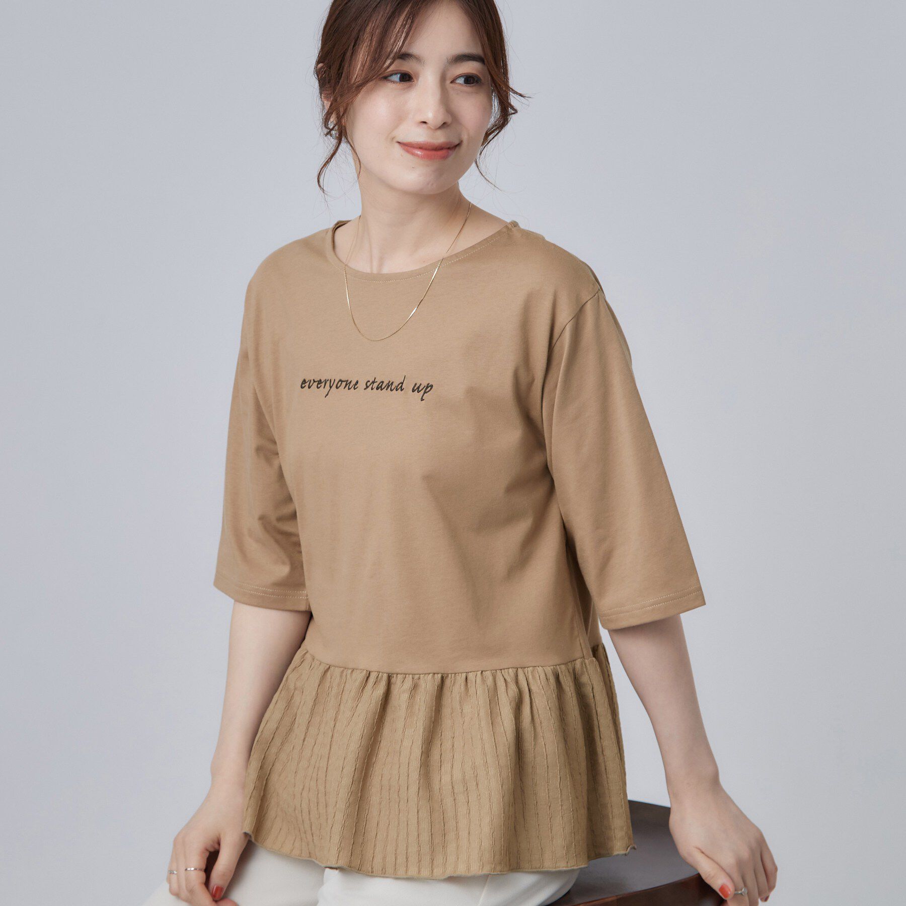 SHOO･LA･RUE「【S-LL】自然に体型カバー 裾切替 ペプラム刺繍Tシャツ」|Tシャツ・カットソー|モカブラウン(042