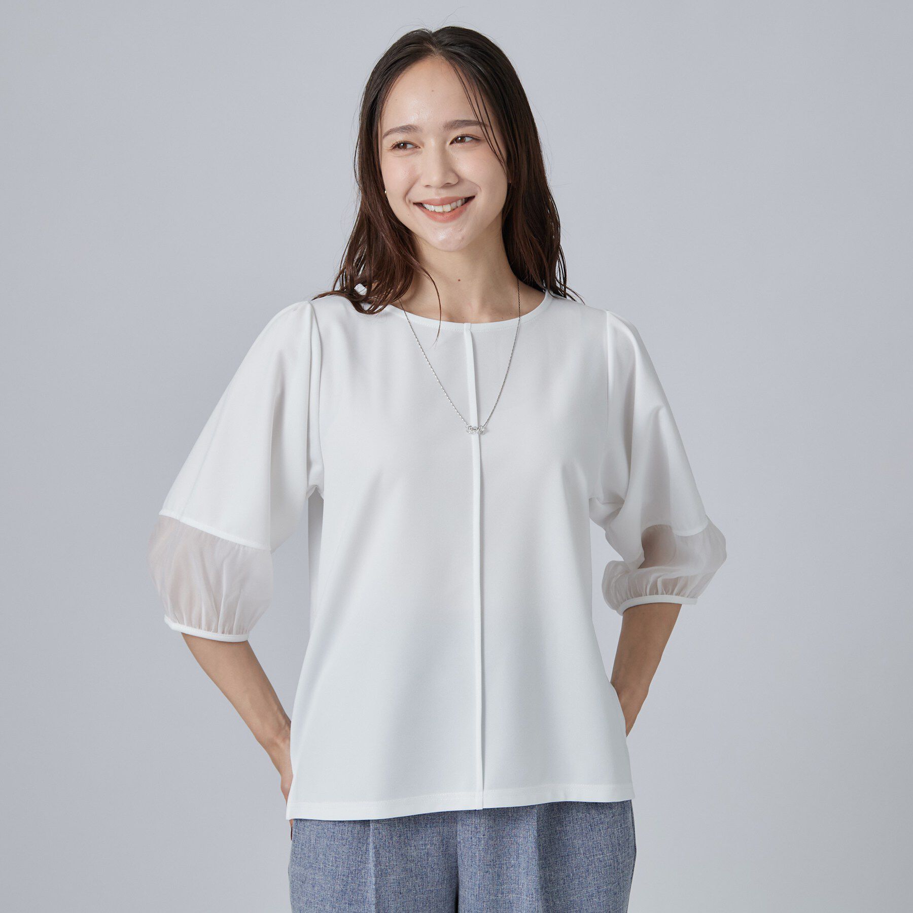 SHOO･LA･RUE「【洗濯機可/S-LL】ほんのり透ける 大人のお袖シアー切り替え　ラウンドネックプルオーバー」|Tシャツ・カットソー|
