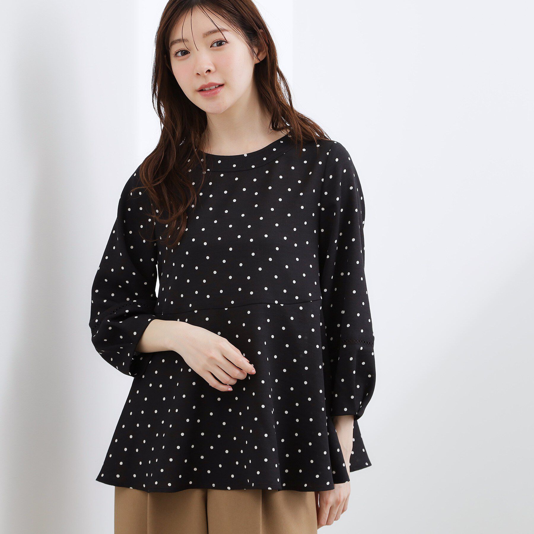 grove「【UVカット・体型カバーも叶う】麻調メッシュランタンスリーブブラウス」|シャツ・ブラウス|ドットブラック(61