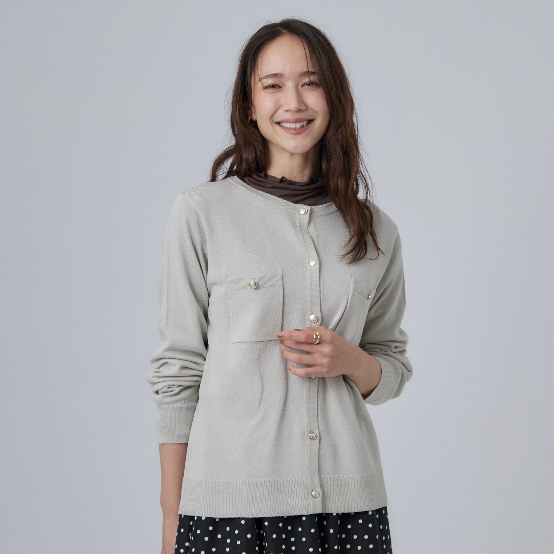 SHOO･LA･RUE「【洗濯機可/S-LL】金ボタンが上品に。さらさらタッチカーディガン」|カーディガン|