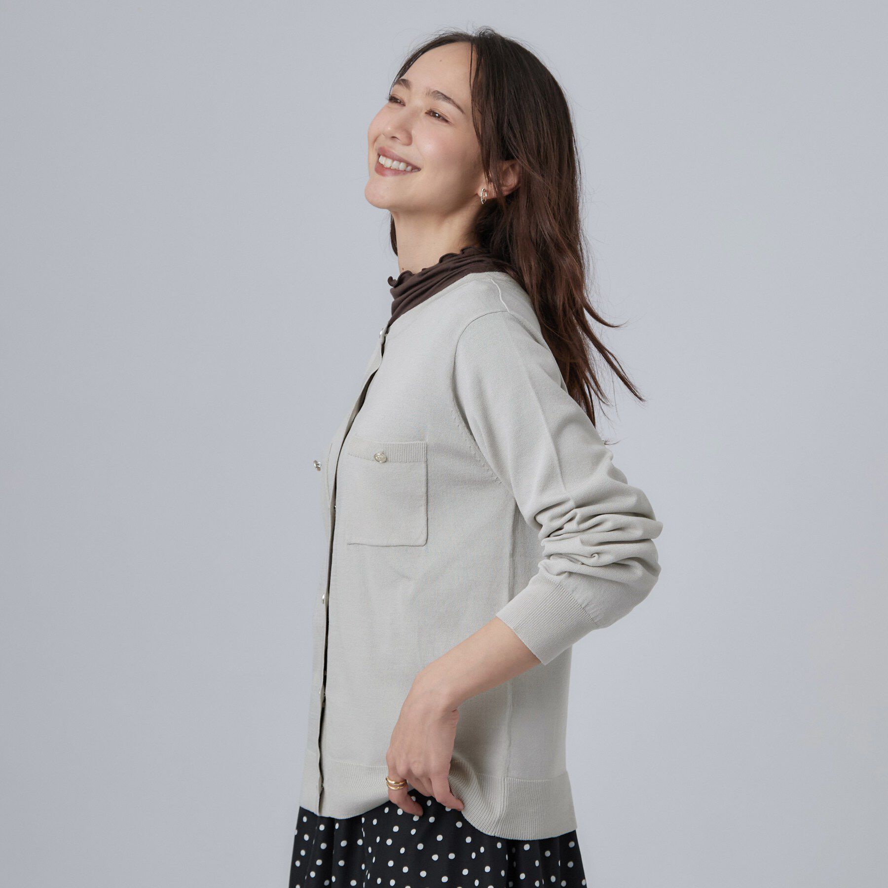 SHOO･LA･RUE「【洗濯機可/S-LL】金ボタンが上品に。さらさらタッチカーディガン」|カーディガン|