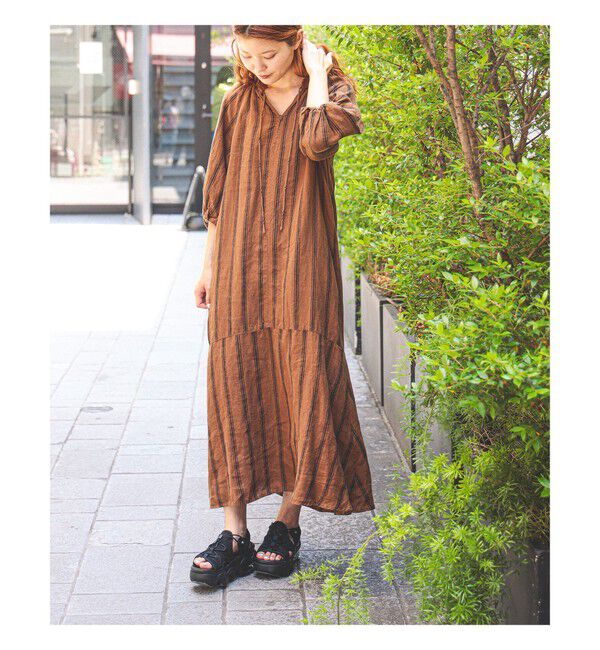 Ray BEAMS 「リネン バルーンスリーブ ワンピース 夏ワンピース 麻 リネン パフスリーブ 日除け 涼しい 大人カジュアル」|ワンピース|