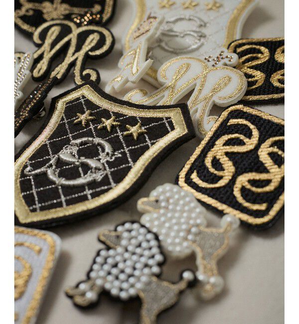 SALON adam et rope'「刺繍ワッペンブローチ＜H＞」|ブローチ・コサージュ|