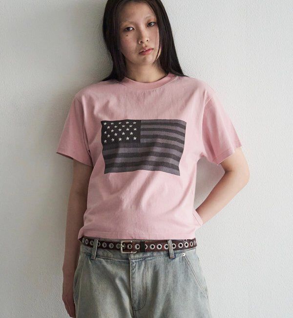  「【UNISEX】【KOOKY'N】スタースタッズフラッググラフィックTEE」|Tシャツ・カットソー|