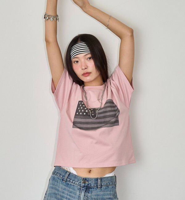  「【UNISEX】【KOOKY'N】スタースタッズフラッググラフィックTEE」|Tシャツ・カットソー|