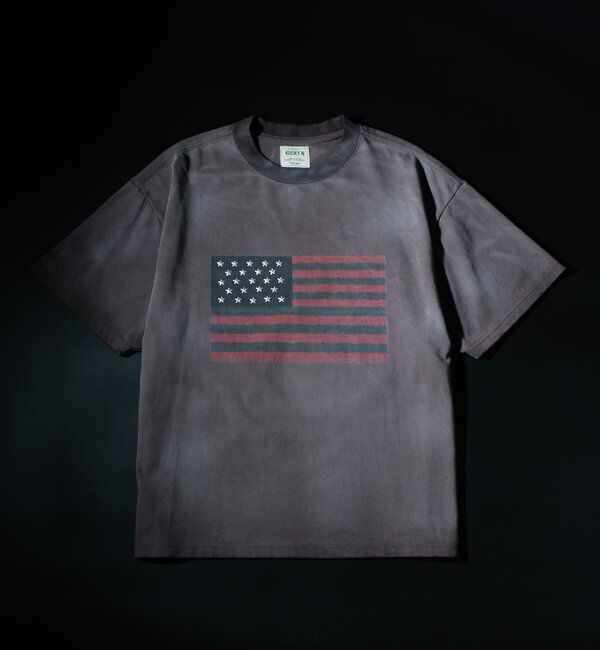  「【UNISEX】【KOOKY'N】スタースタッズフラッググラフィックTEE」|Tシャツ・カットソー|