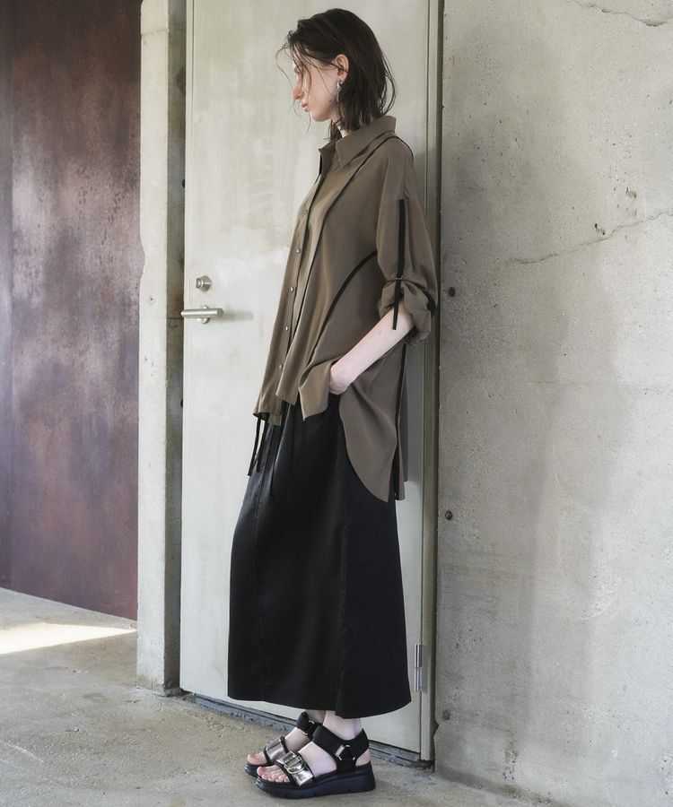 YECCA VECCA「シャイニーツイルナロースカート」|タイト|Black