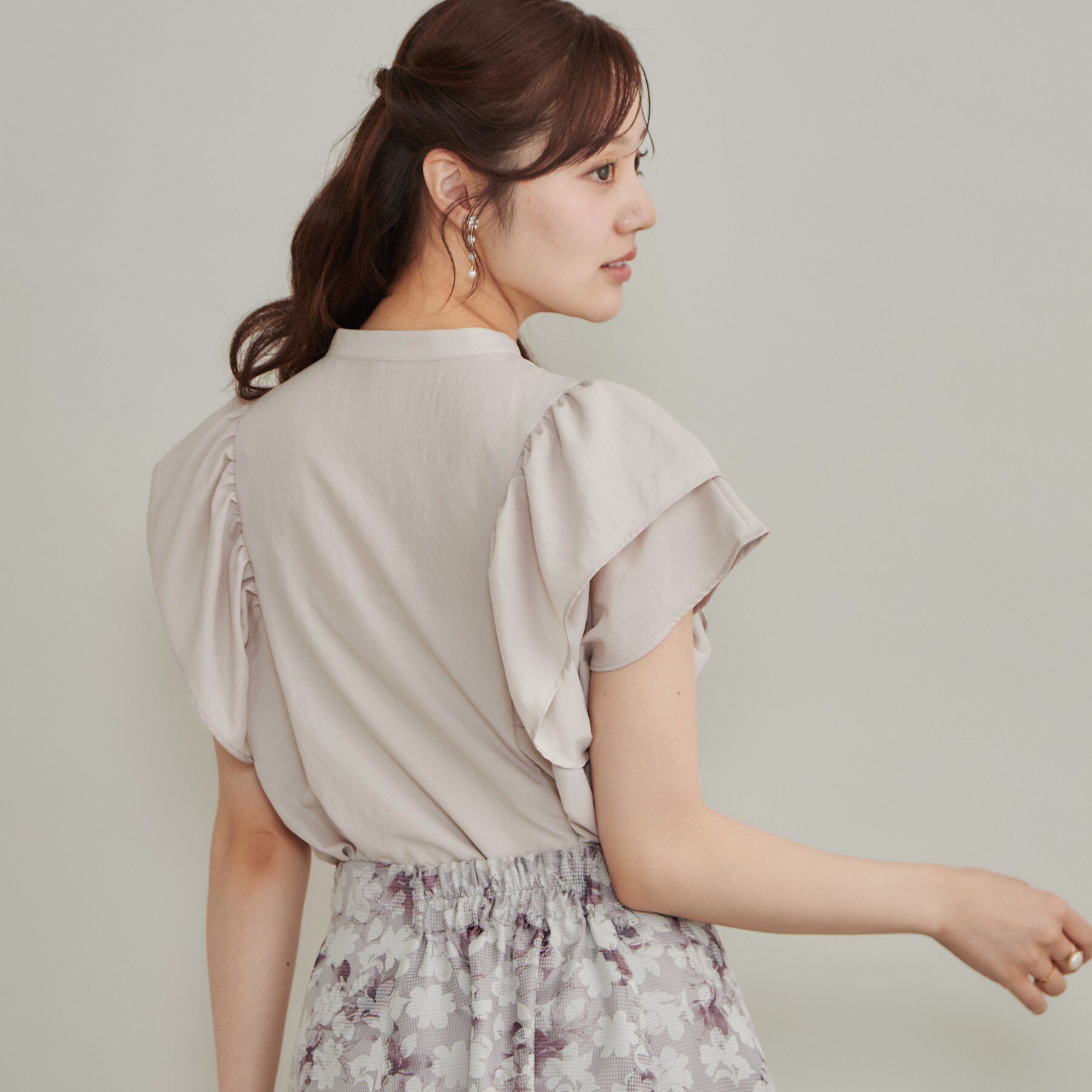 Couture broach「【さらっと軽い】ラッフルスリーブ ブラウス【洗濯機可】」|シャツ・ブラウス|