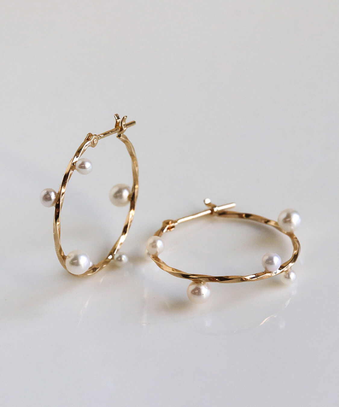  「パール リリー スナップ フープ ピアス| K10YG」|ピアス|