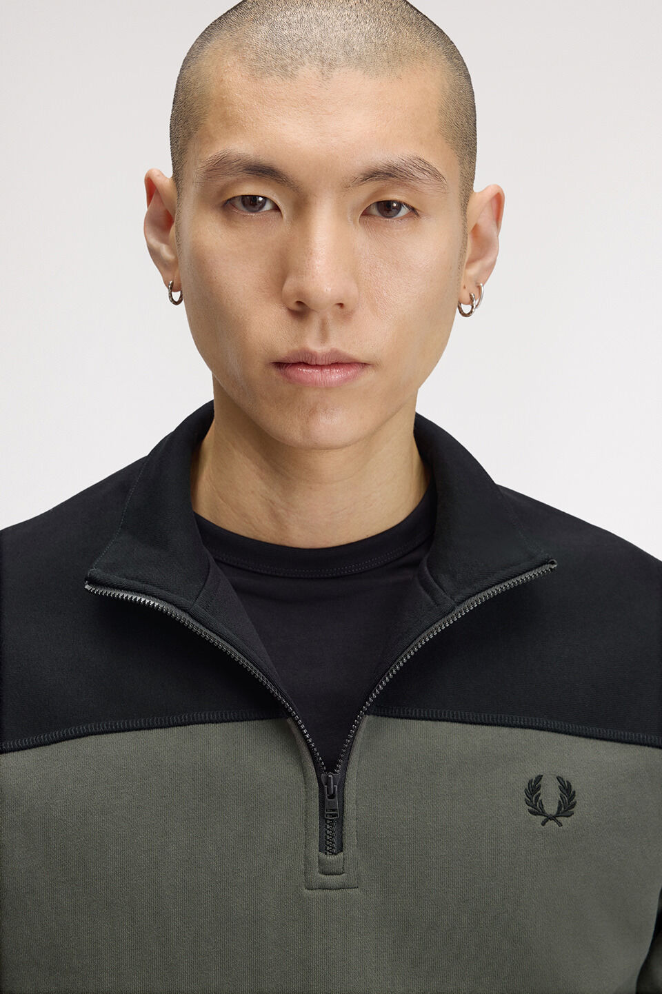FRED PERRY 「FRED PERRY／Colour Block Half Zip Sweatshirt／カラーブロックハーフジップスウェット」|スウェット・ジャージ|