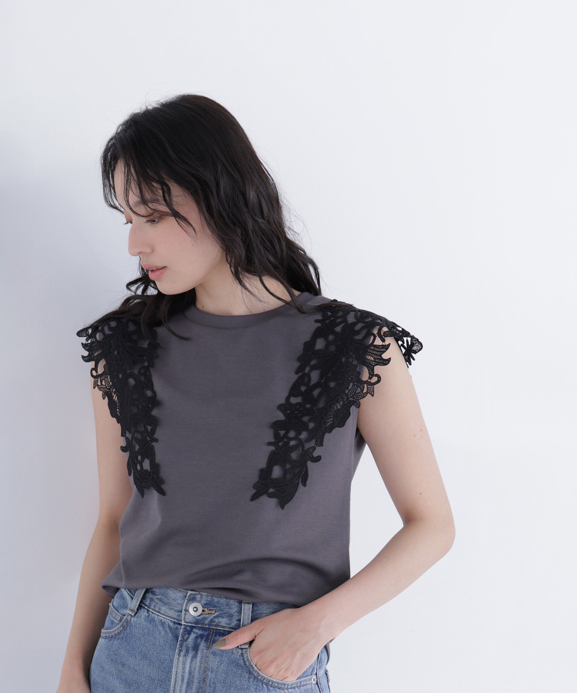  「レースフレンチスリーブカットソー」|Tシャツ・カットソー|チャコール1