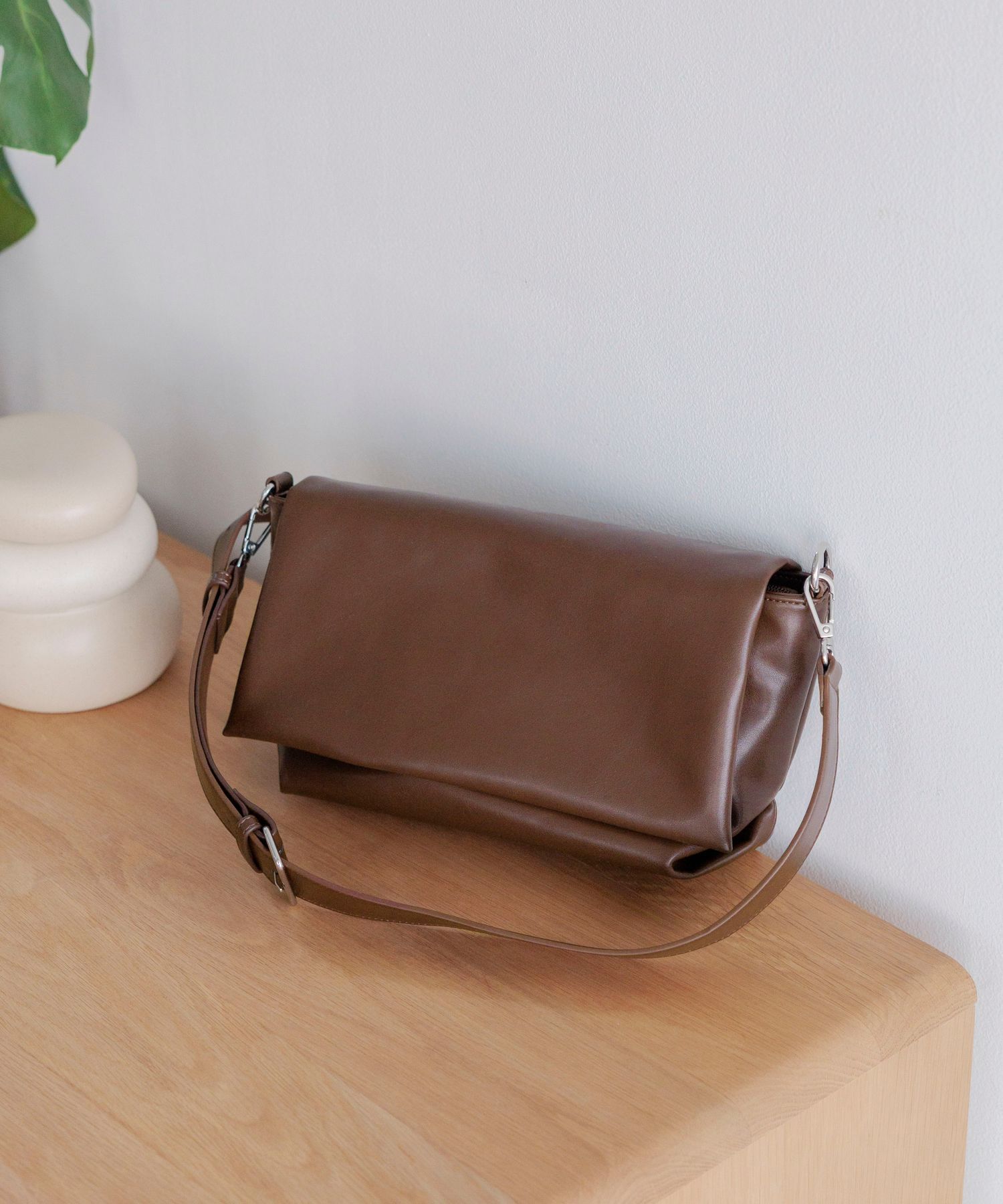 LOWRYS FARM「フラップショルダーＢＡＧ」|ショルダー・メッセンジャー|BRN