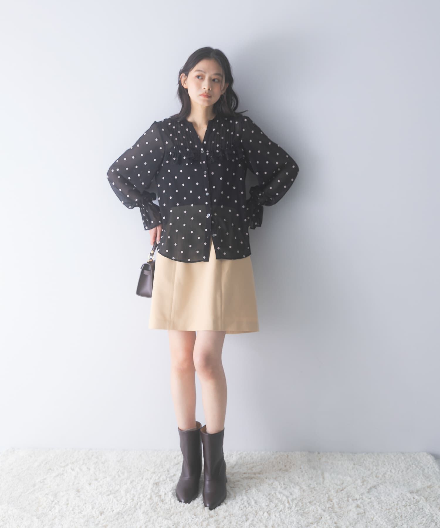 URBAN RESEARCH ROSSO「『WEB限定』フラワー刺繍ピンタックフリルブラウス」|シャツ・ブラウス|