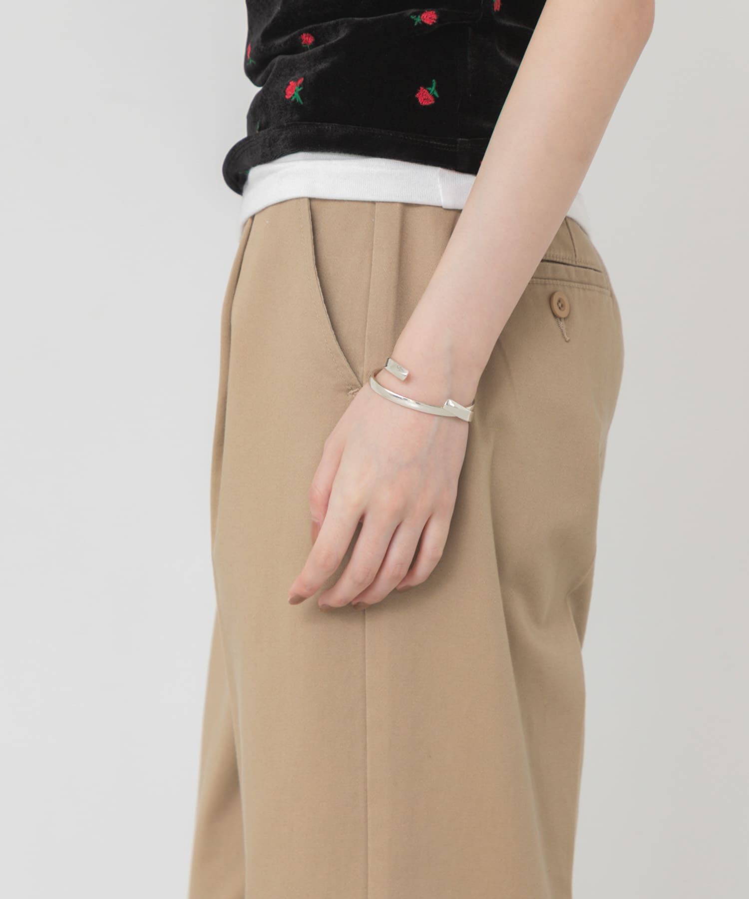 URBAN RESEARCH「『3サイズ展開』コットンサテンストレートパンツ」|その他|