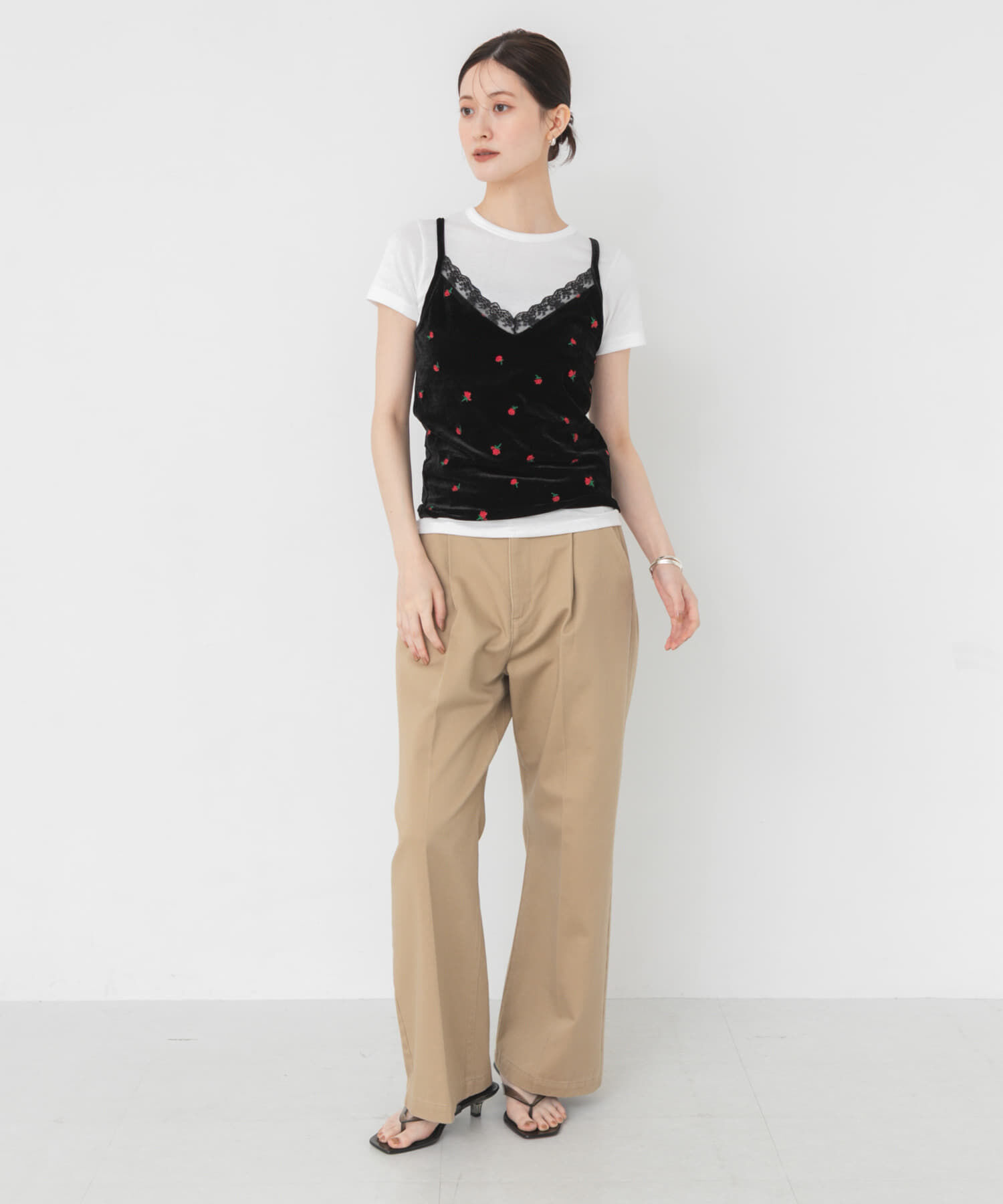 URBAN RESEARCH「『3サイズ展開』コットンサテンストレートパンツ」|その他|