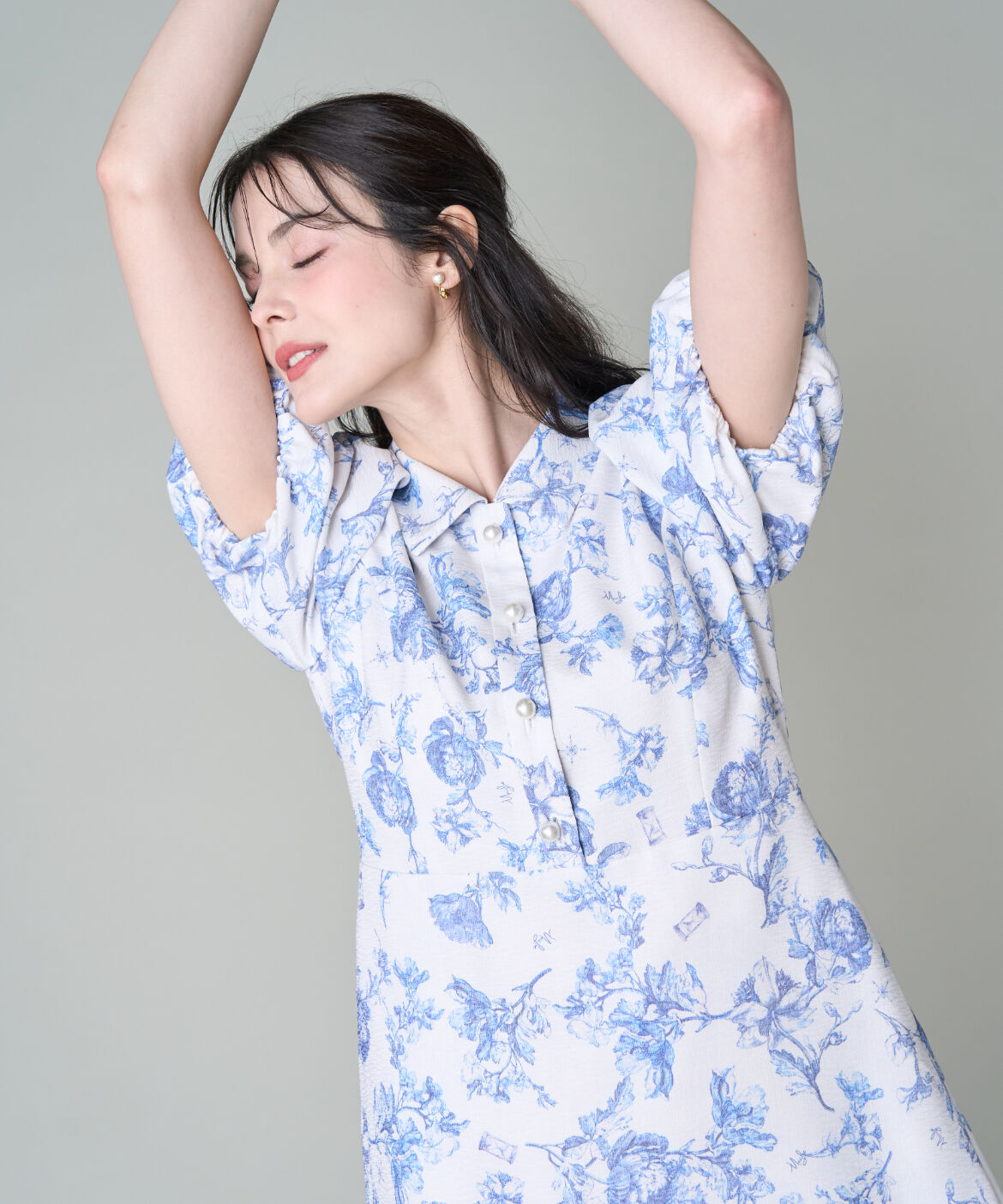 Maglie le cassetto「《M Maglie le cassetto》トワルドジュイ風ワンピース｜トワル柄で華やぐ夏」|ワンピース|