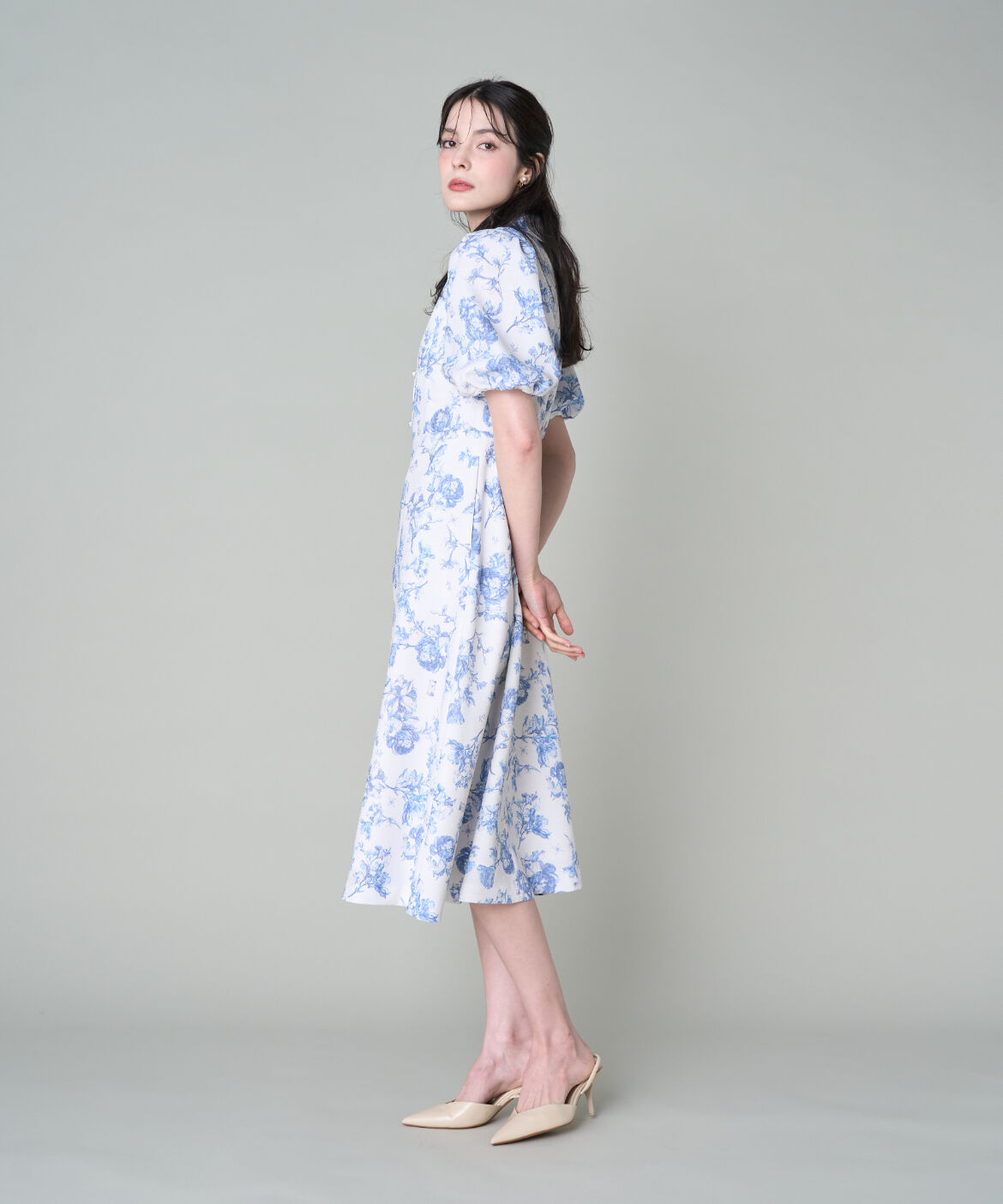 Maglie le cassetto「《M Maglie le cassetto》トワルドジュイ風ワンピース｜トワル柄で華やぐ夏」|ワンピース|