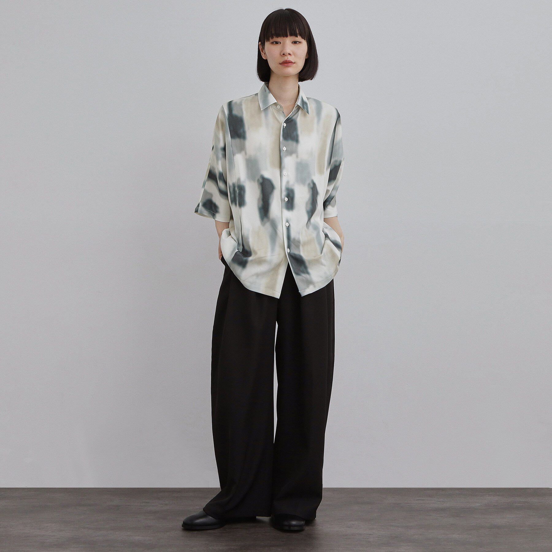 tk.TAKEO KIKUCHI「【今、売れています。】アブストラクトドルマンとろみシャツ/さらっとタッチ/ドレープ/美シルエット/総」|シャツ・ブラウス|