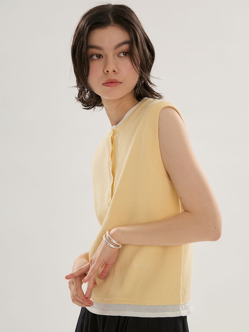 emmi atelier「レイヤードライクノースリーブニットベスト」|ニット・セーター|