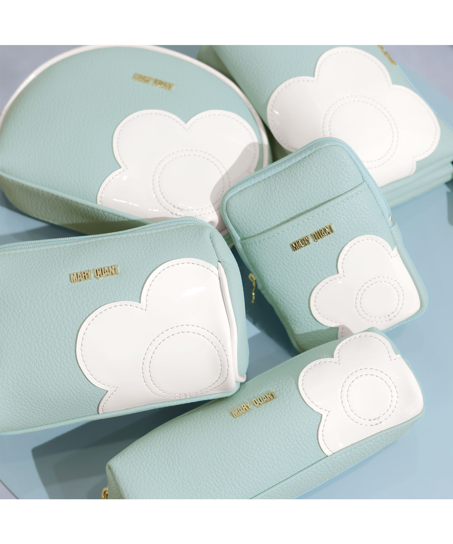 MARY QUANT「シュリンクデイジーパッチ スクエアペンケース」|ポーチ|