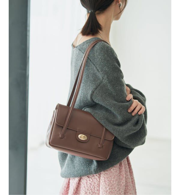 SLOBE IENA「《予約》SLOBE レザーフラップショルダーバッグ」|ショルダー・メッセンジャー|