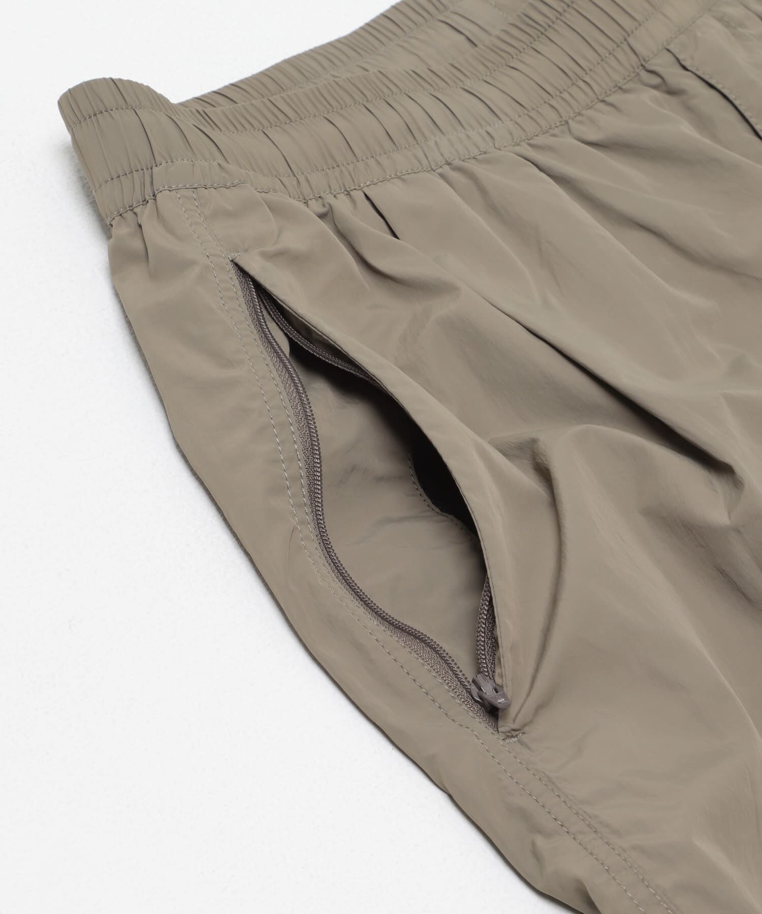 URBAN RESEARCH「NYLON WIDE EASY PANTS」|その他|