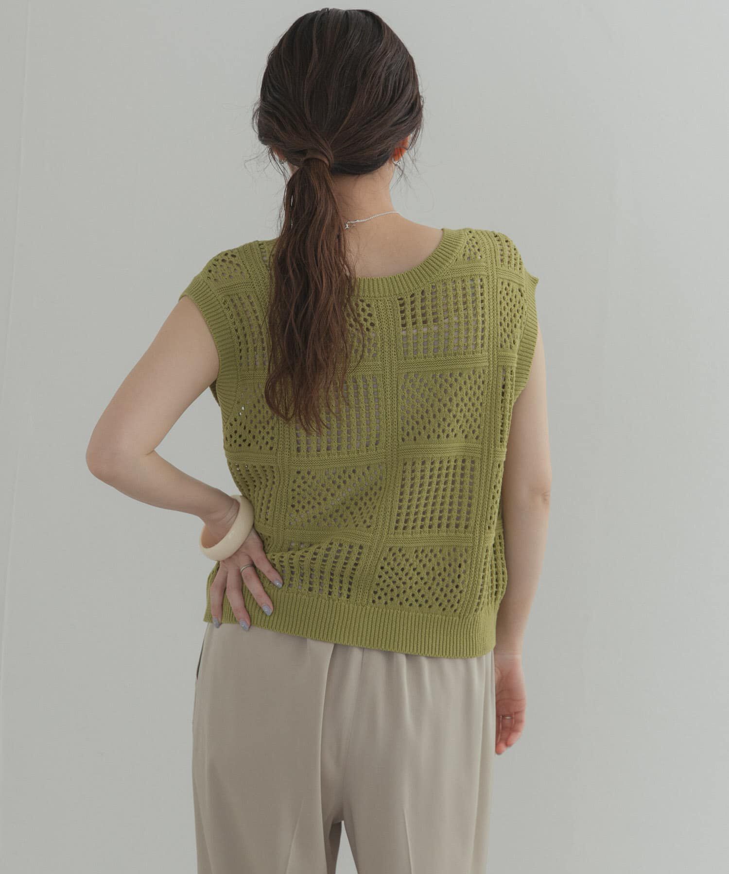 URBAN RESEARCH DOORS「『WEB限定』2WAYクロシェノースリーブニット」|ニット・セーター|