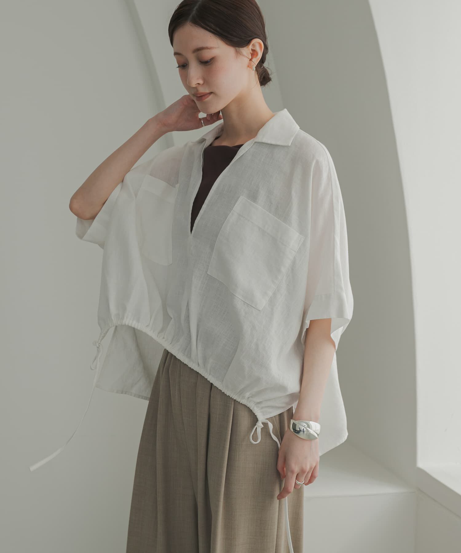 URBAN RESEARCH「ラミーレーヨンハーフスリーブギャザーヘムシャツ」|シャツ・ブラウス|
