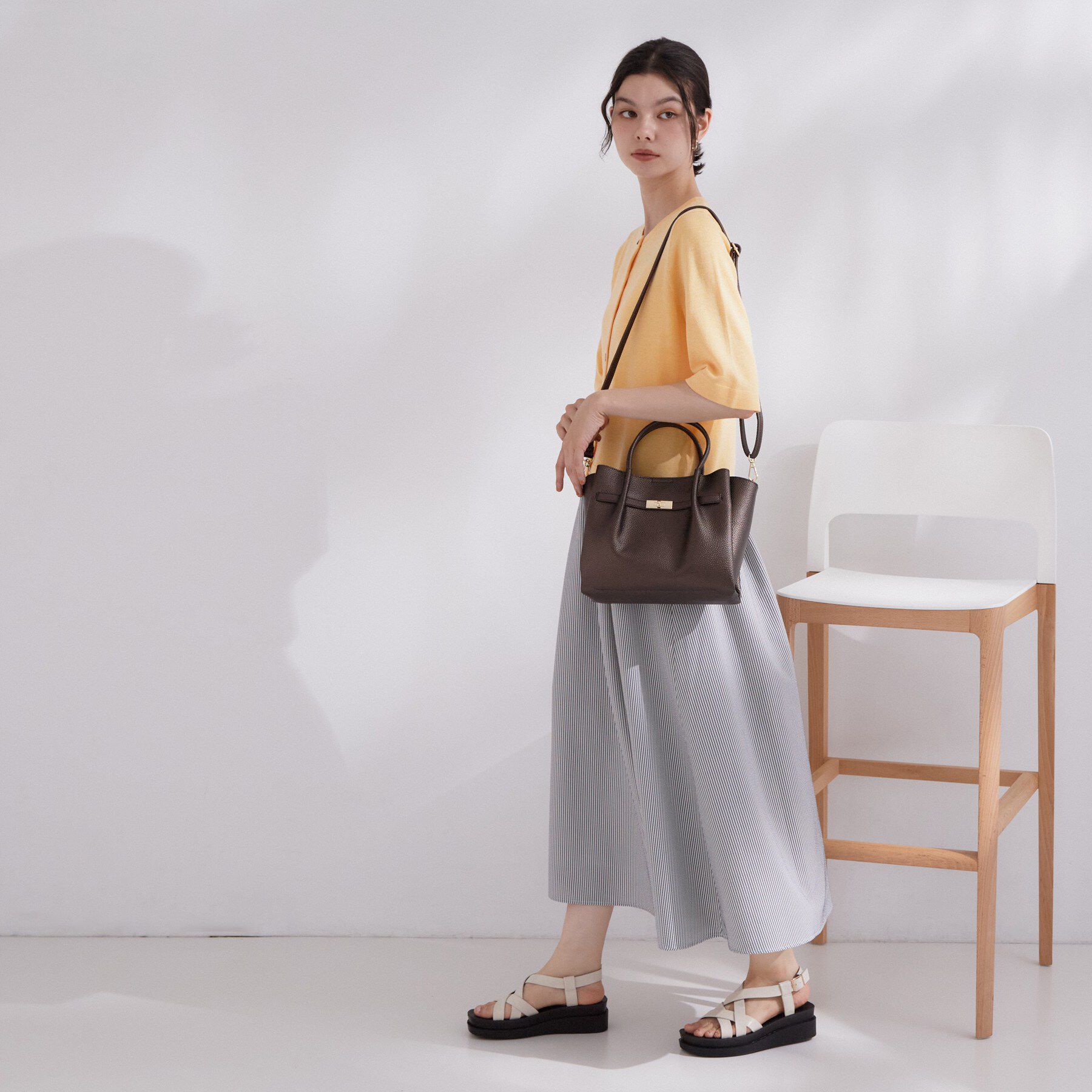 OPAQUE.CLIP「【軽量／2WAY／通勤対応】フロントベルトデザインミドルトートバッグ」|トートバッグ|