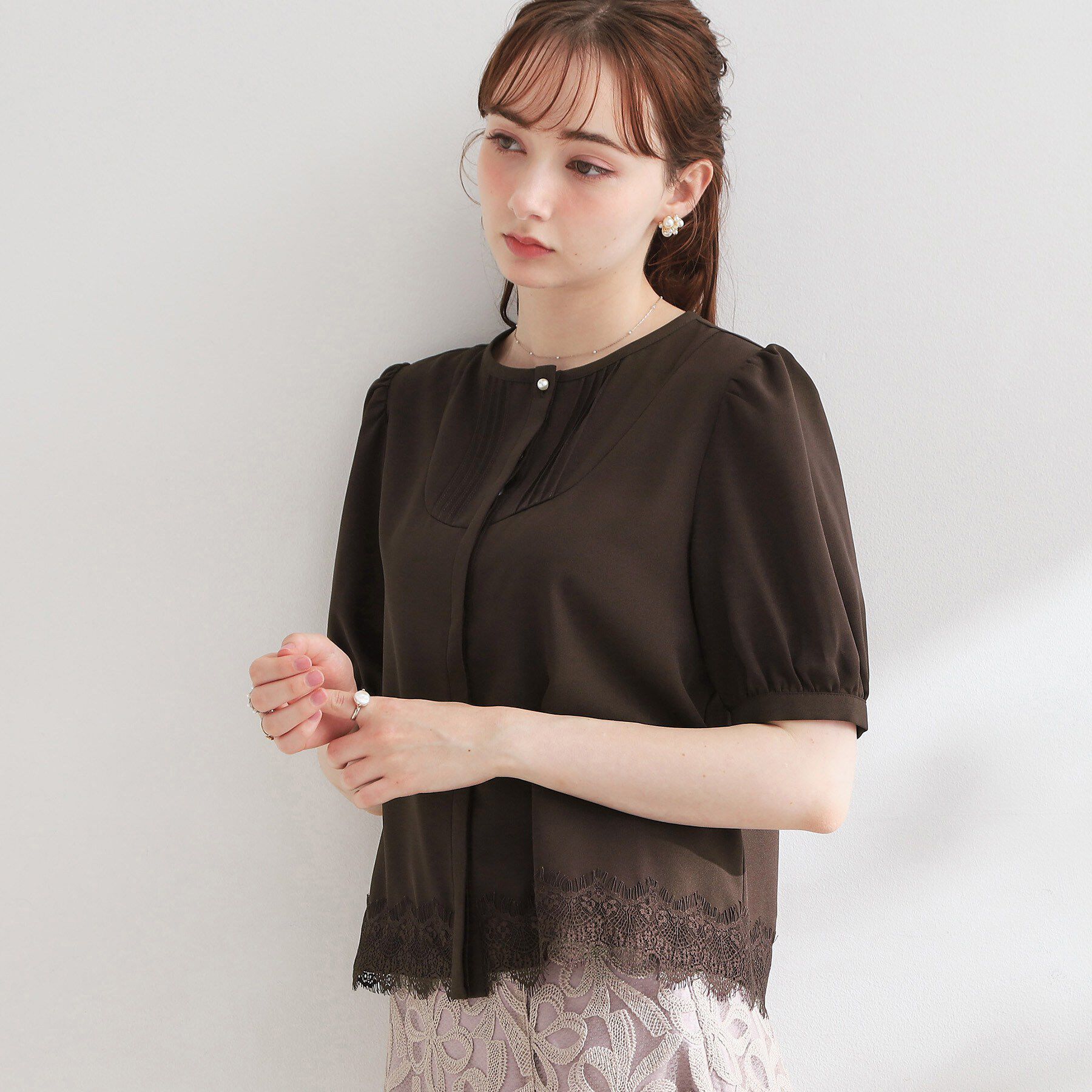 Couture broach「【洗える】ピンタック 裾レース ブラウス」|シャツ・ブラウス|