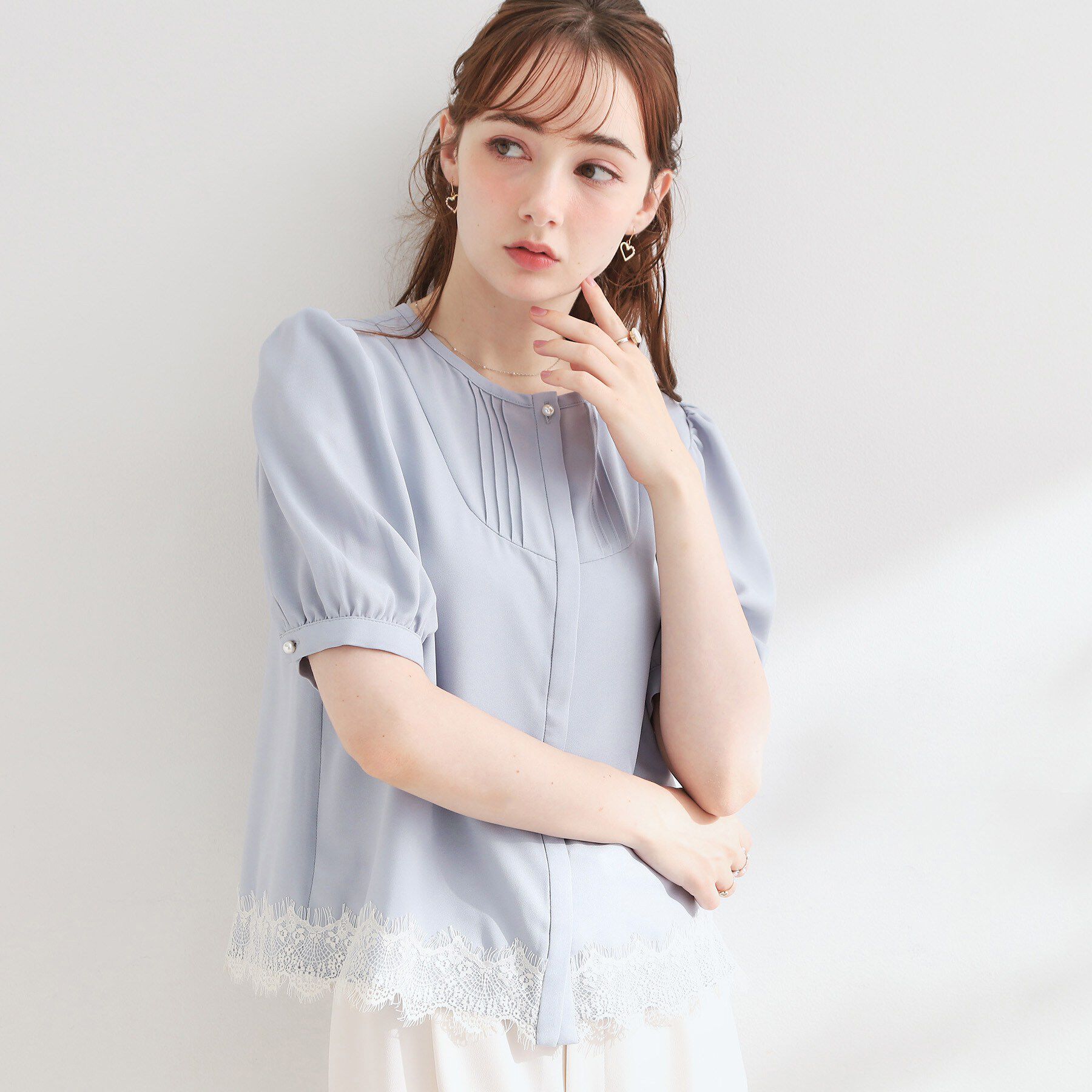 Couture broach「【洗える】ピンタック 裾レース ブラウス」|シャツ・ブラウス|